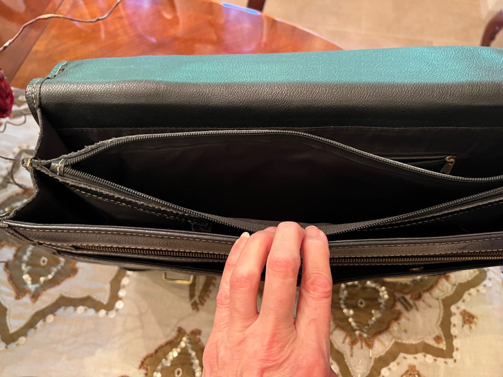 APC Black Leather Computer Bag Briefcase Minimalist Look VGUC
