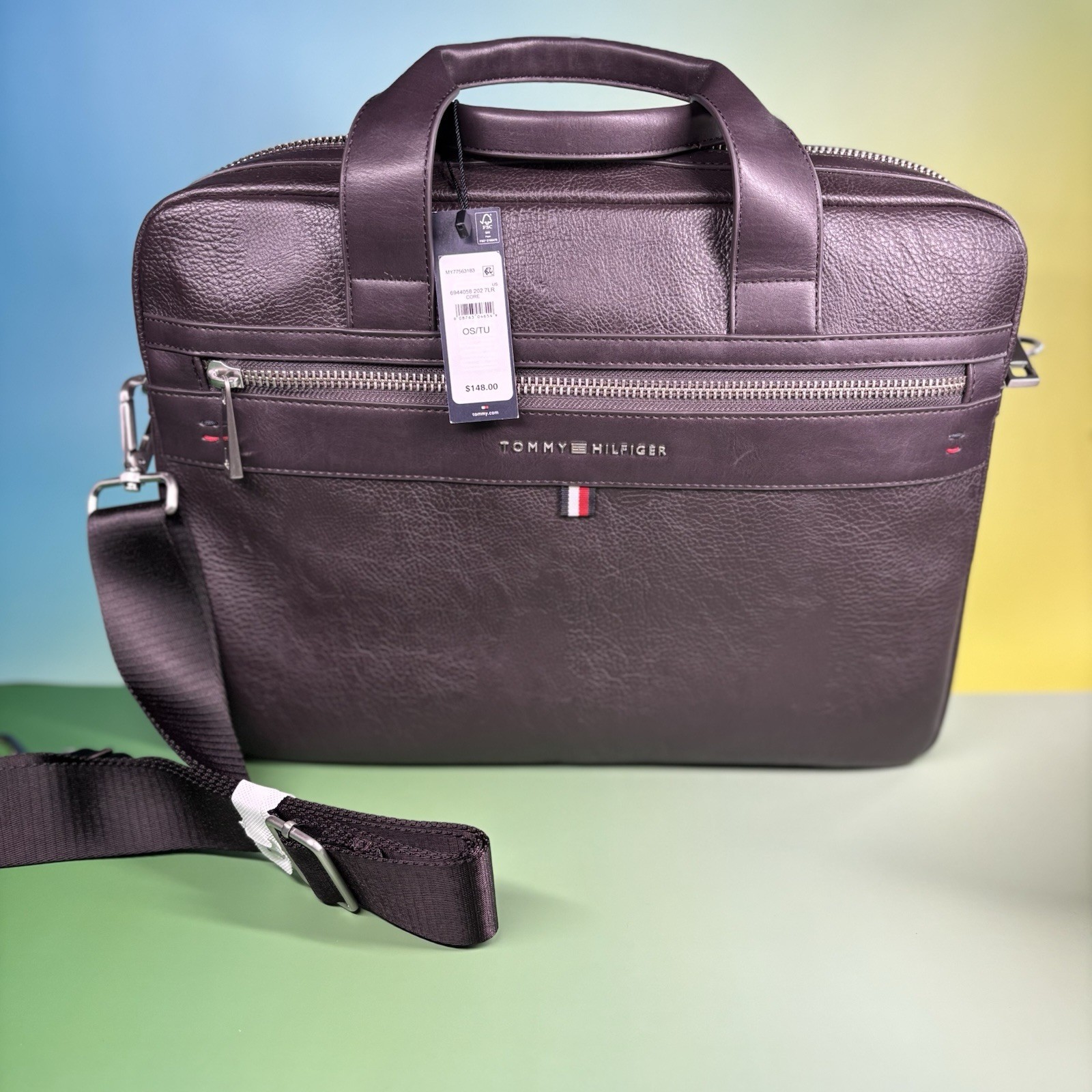 NEW Tommy Hilfiger Rectangle Travel Bag Laptop Overnight Faux Leather 30% off