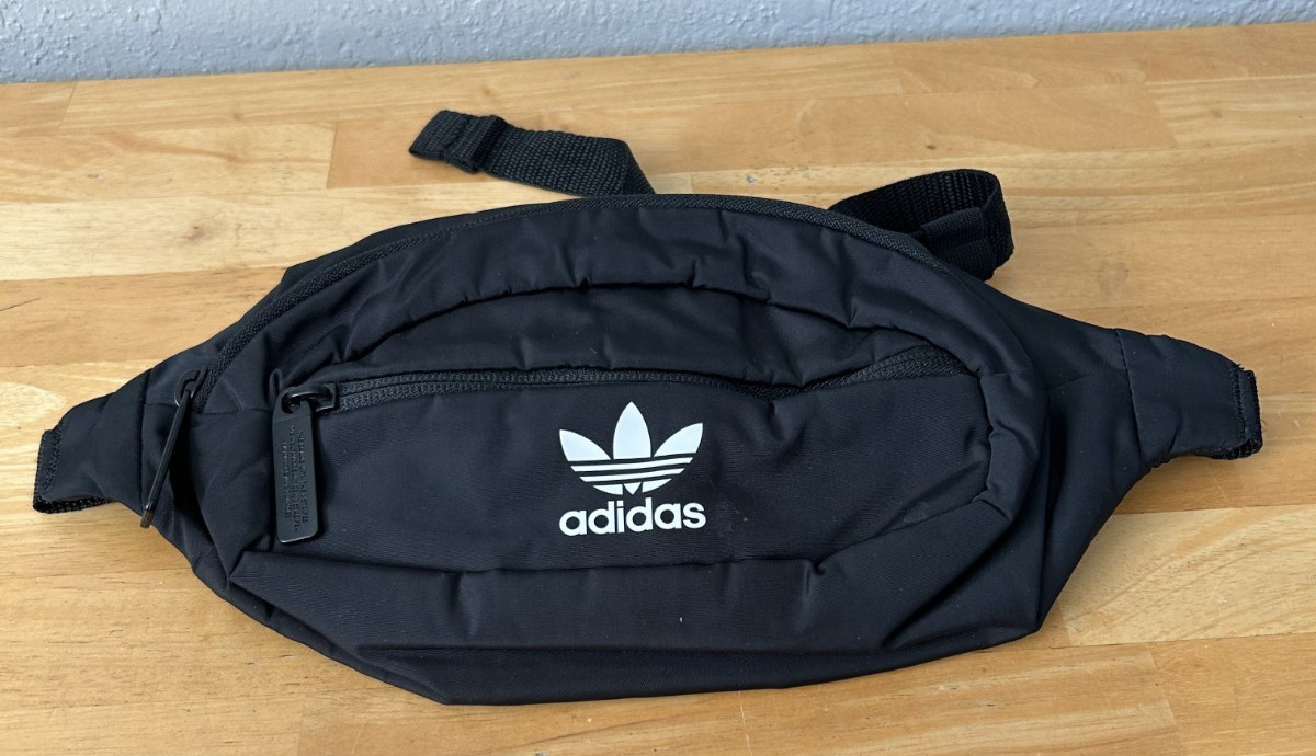Adidas Originals Trefoil Fanny Pack Black Adjustable Belt Zip Pouch Unisex