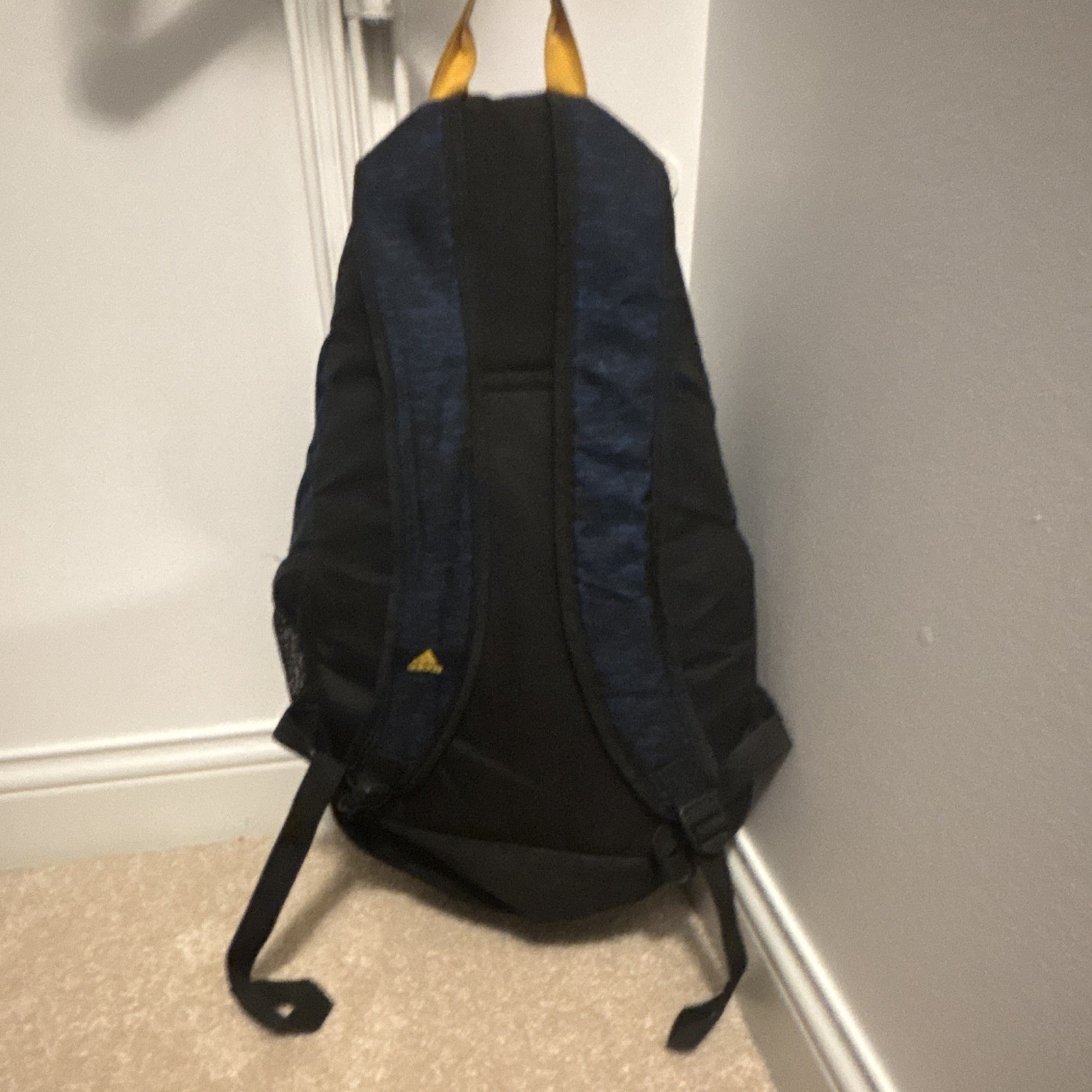 adidas Men’s Medium Backpack Navy/Black/Yellow Zip Outer Pockets Adjustable