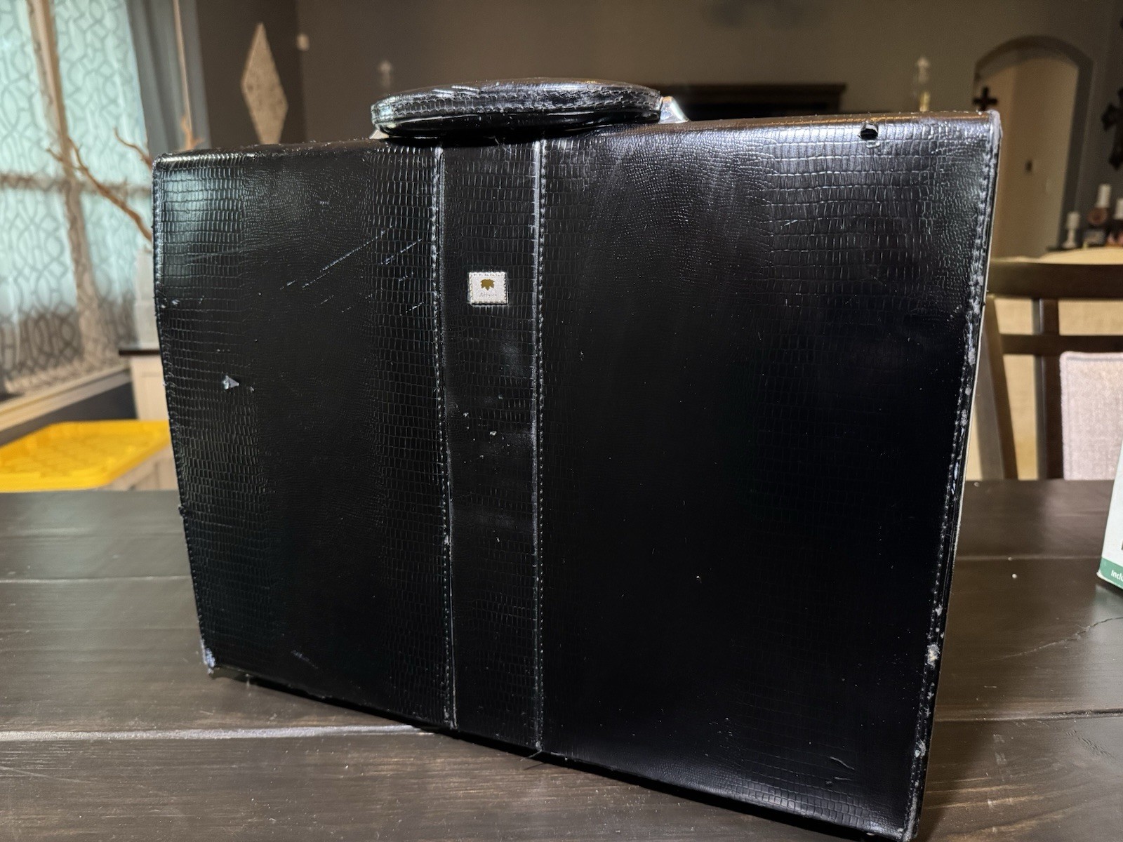 Abbyson Black Leather Animal Skin Imprinted Hard Body Briefcase Push Button