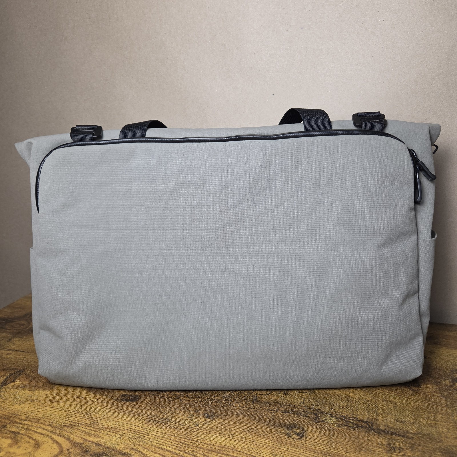 Lululemon Early Embark Duffel Gray Messenger Laptop Travel Bag
