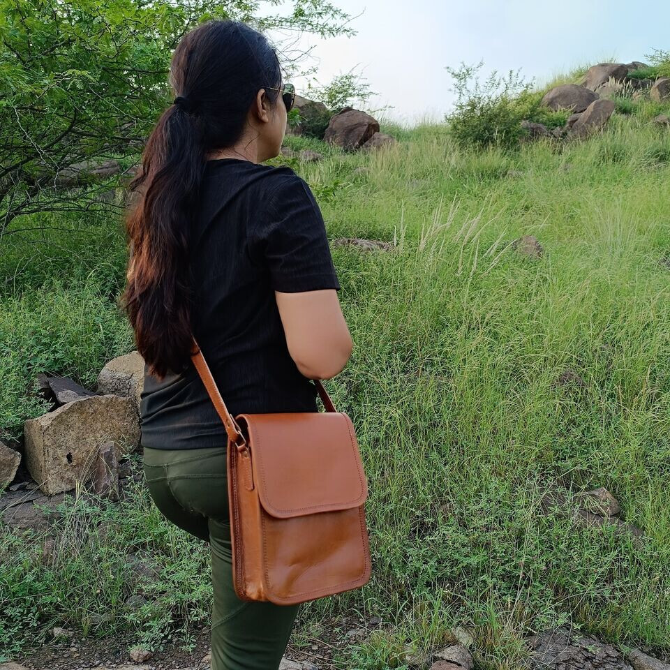11 In Real Leather Messenger Crossbody Bag iPad/Tab Handbag Satchel Sling Bags