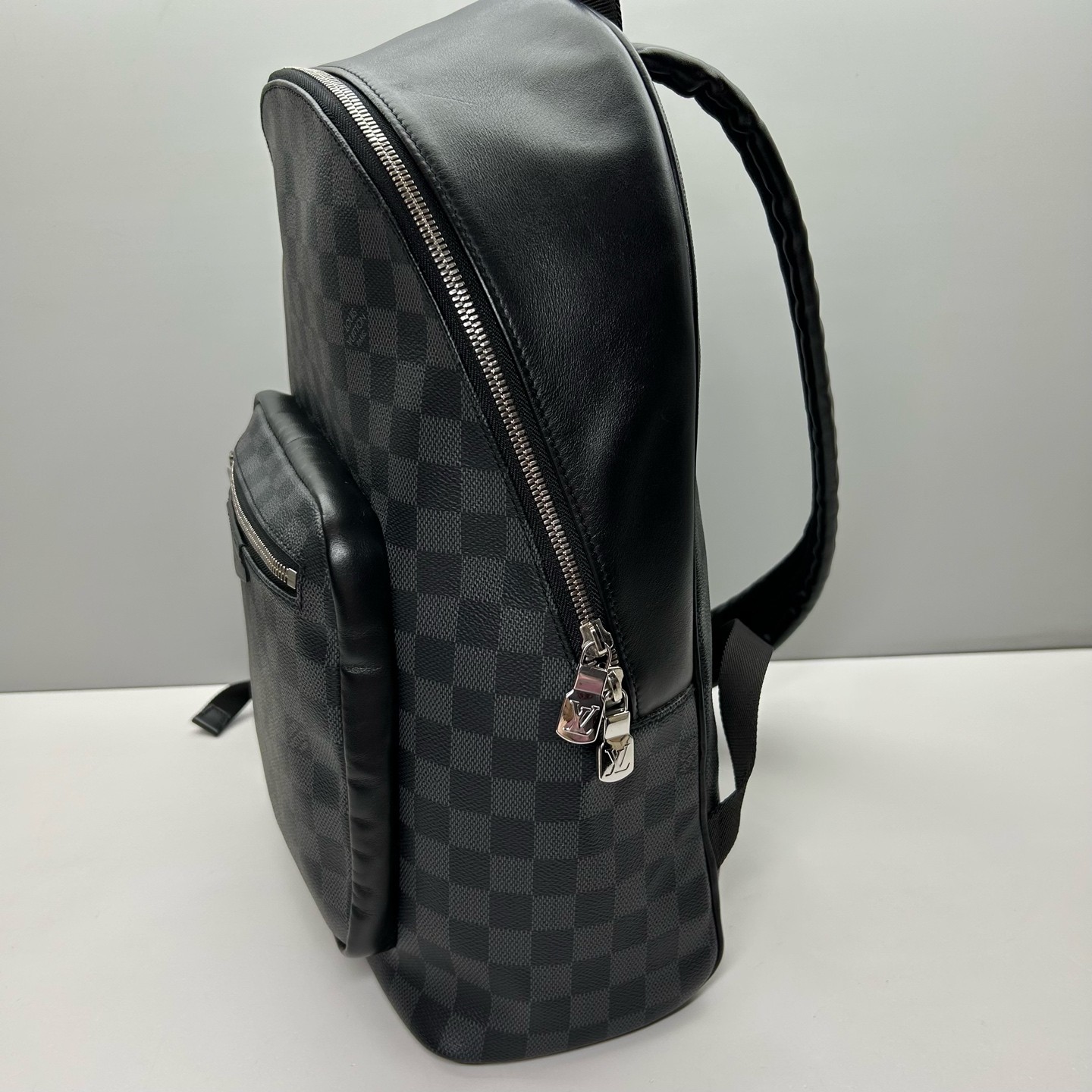 Louis Vuitton Pre-Owned Authentic Josh Backpack Black N40365 30x40x12cm