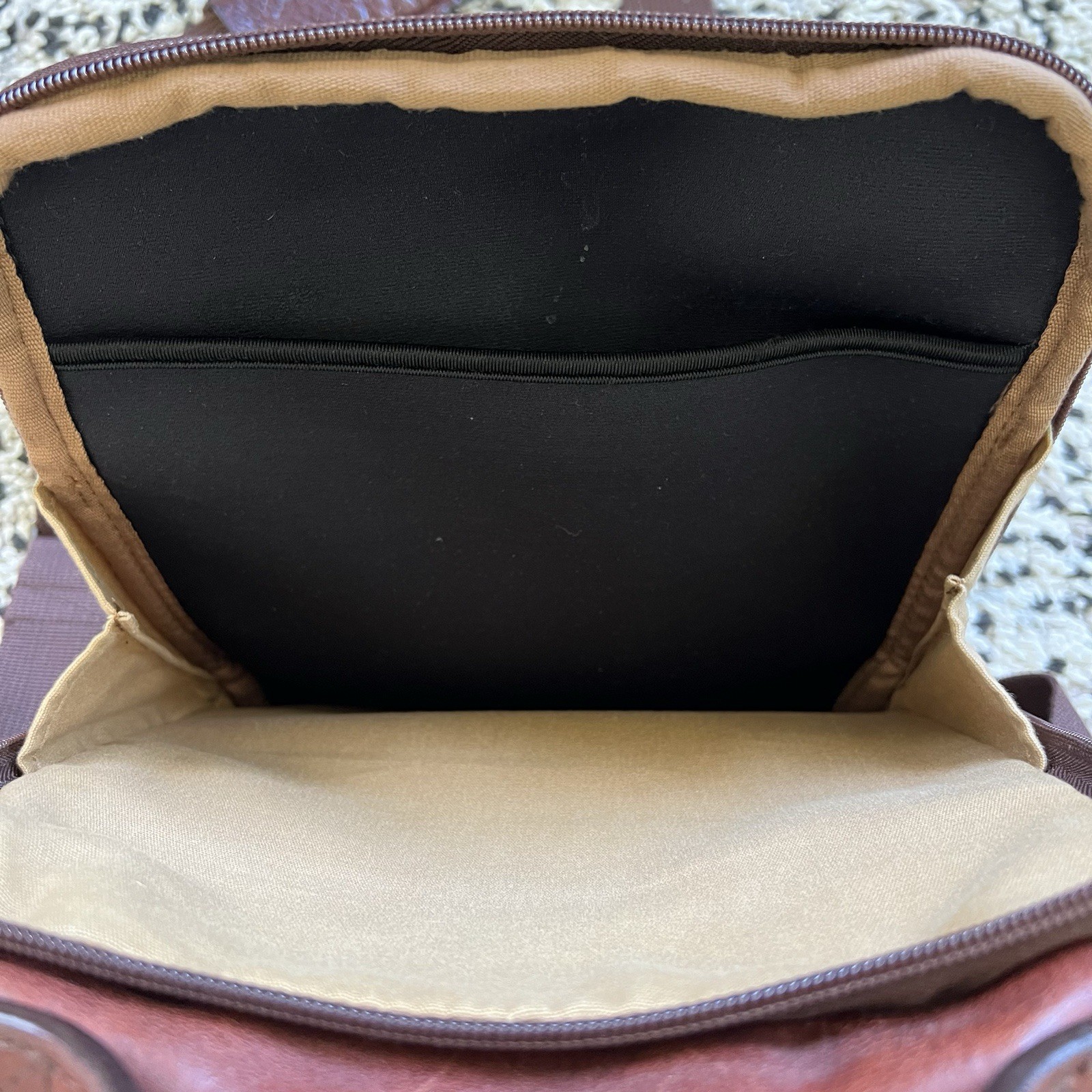 Duluth Trading Co Lifetime Brown Leather Classic Satchel Crossbody Bag Unisex