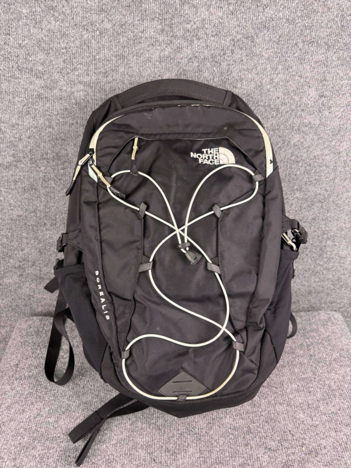 The North Face Borealis Men’s Backpack Black 28-liter pack Travel Hiking Sports