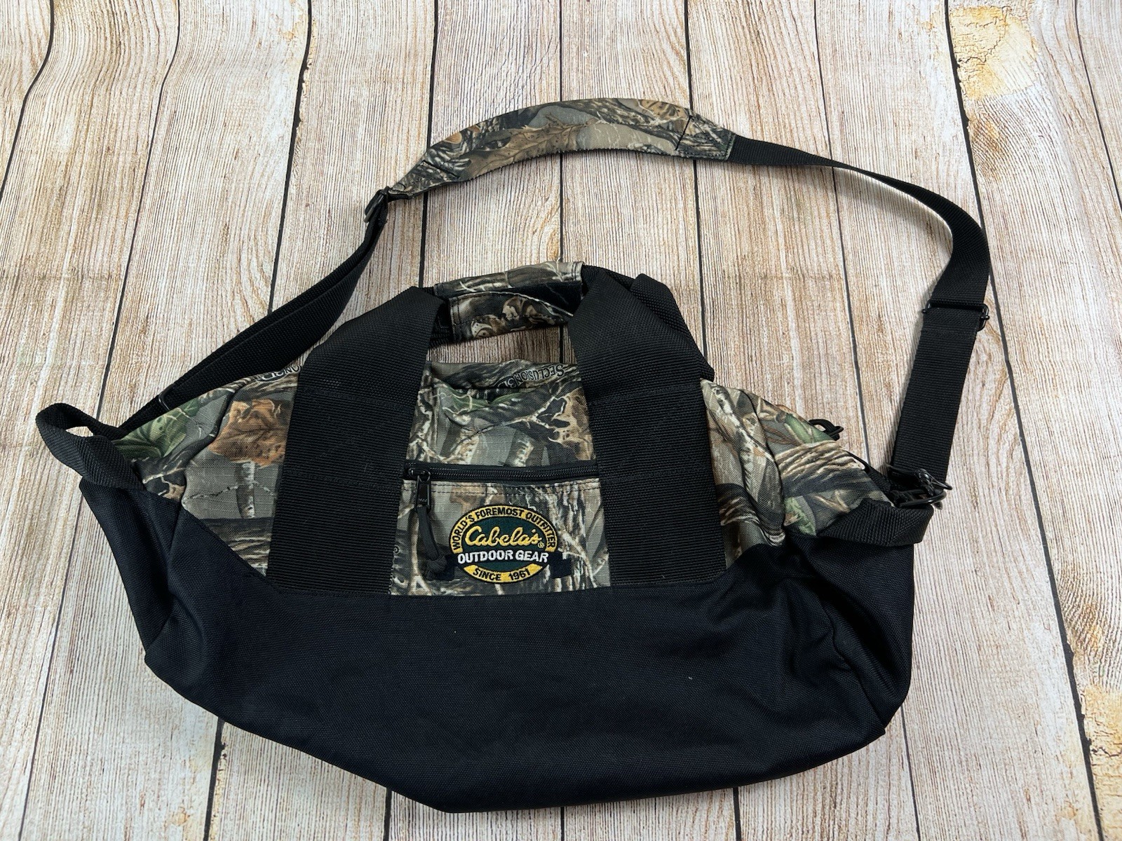 Cabela’s Seclusion 3D Camo Duffel Carry Bag Outdoors Hunting