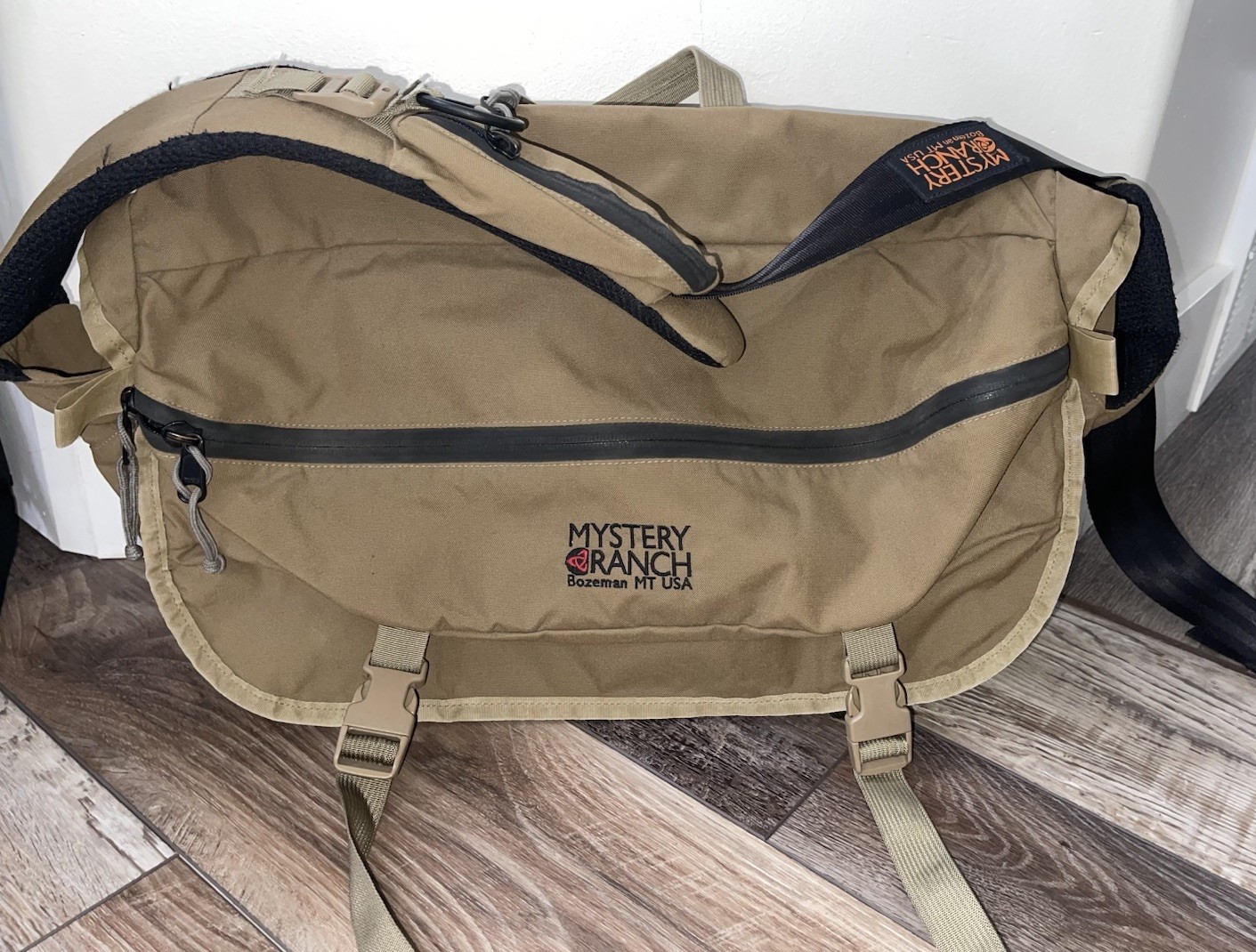 Mystery Ranch Outsider Messenger Bag Coyote Unisex Used