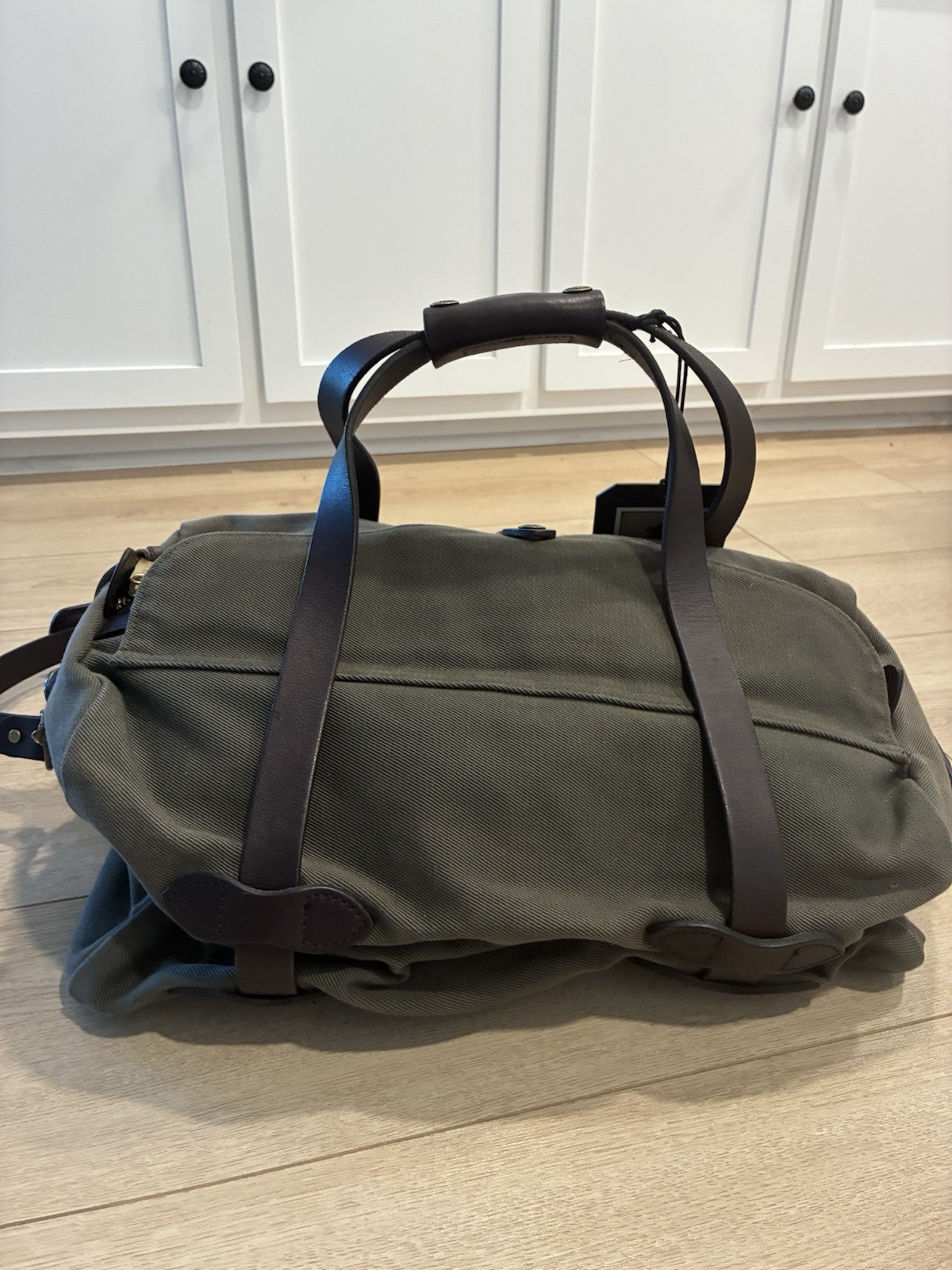 NWT Filson Medium Rugged Twill Duffle Bag Otter Green 43L
