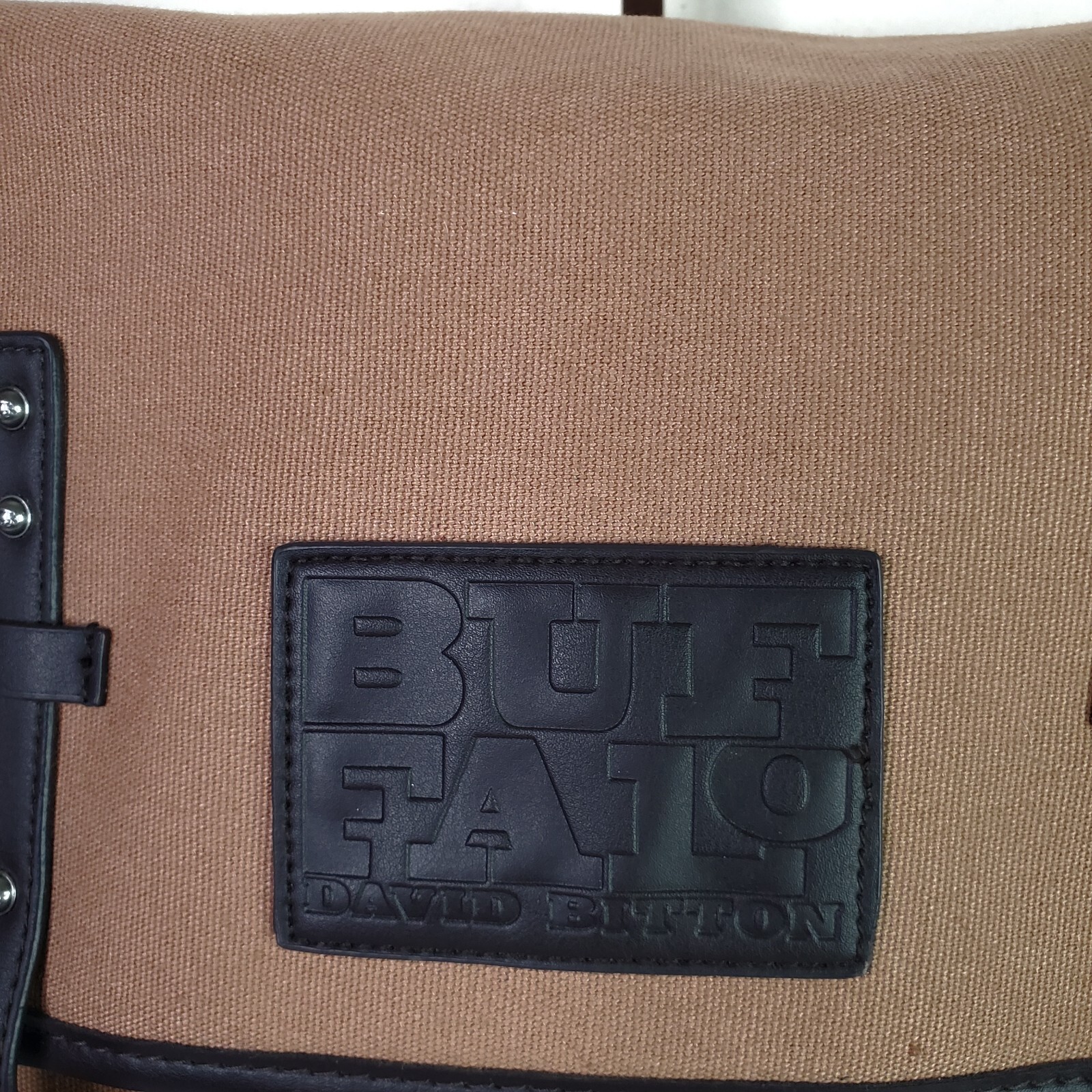 Buffalo David Bitton Mens Messenger Duffle Bag Gym Overnight Travel Carry On Bag
