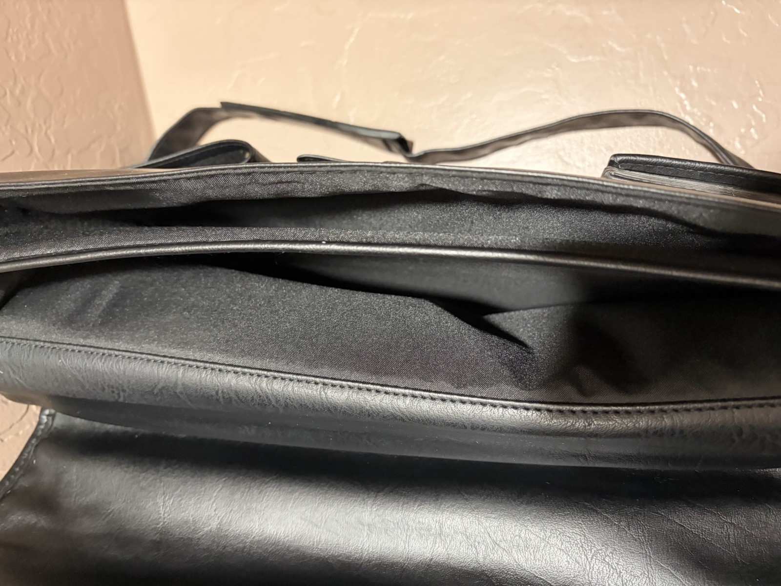 Black Durahide Leather Briefcase Shoulder Strap Buckle Zip Organizer-Slight Used