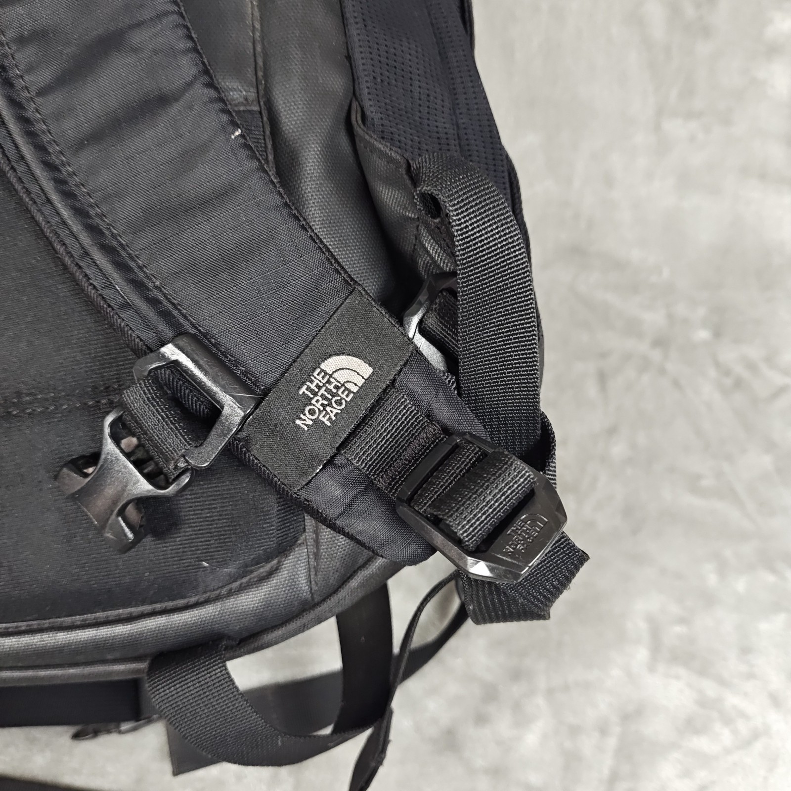 The North Face Recon Backpack Black NF0A52SH4HF Bag Laptop Sleeve Travel