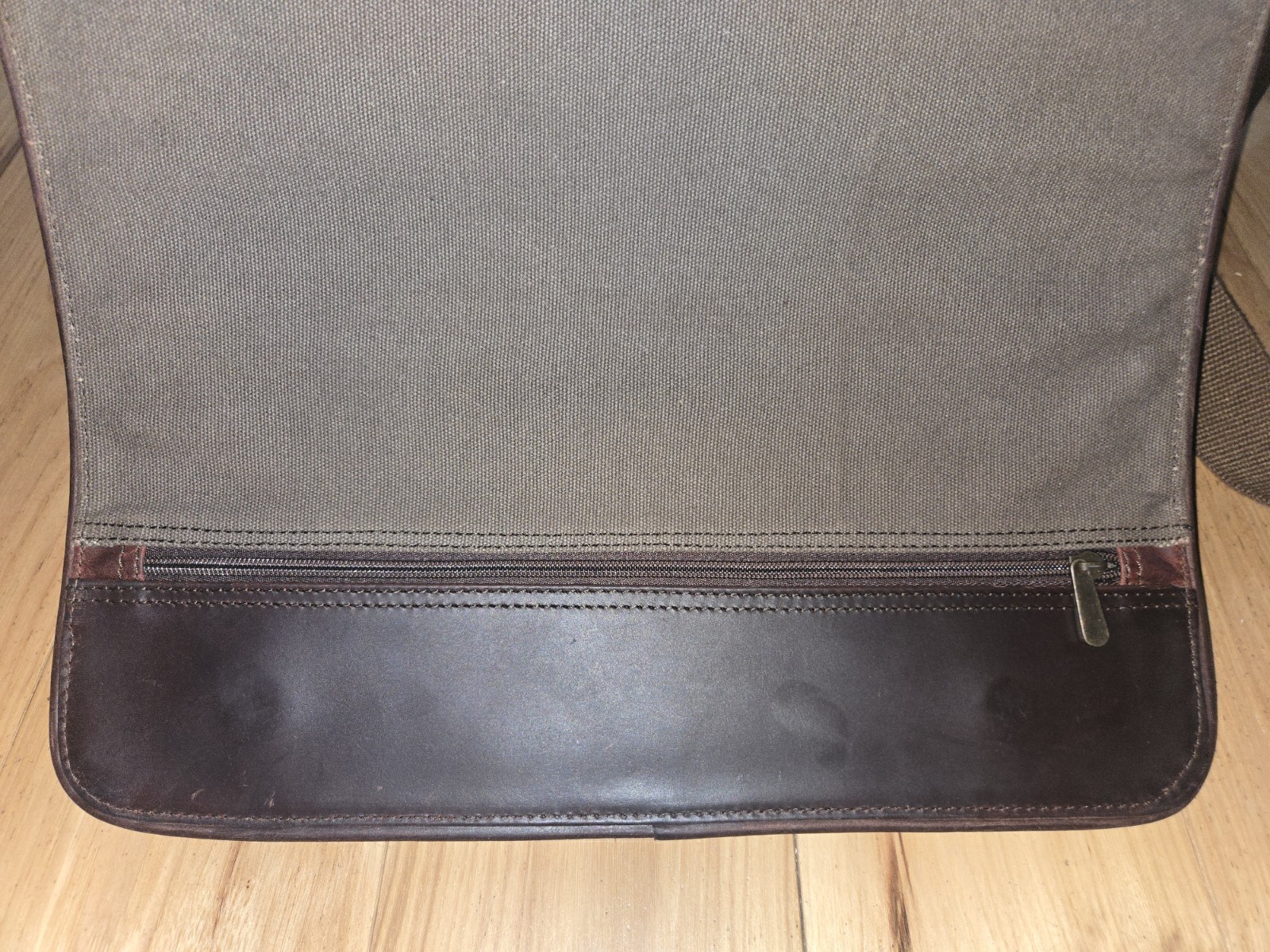 Buffalo Jackson Trading Company Leather Laptop Bag Shoulder Messenger Brown Work