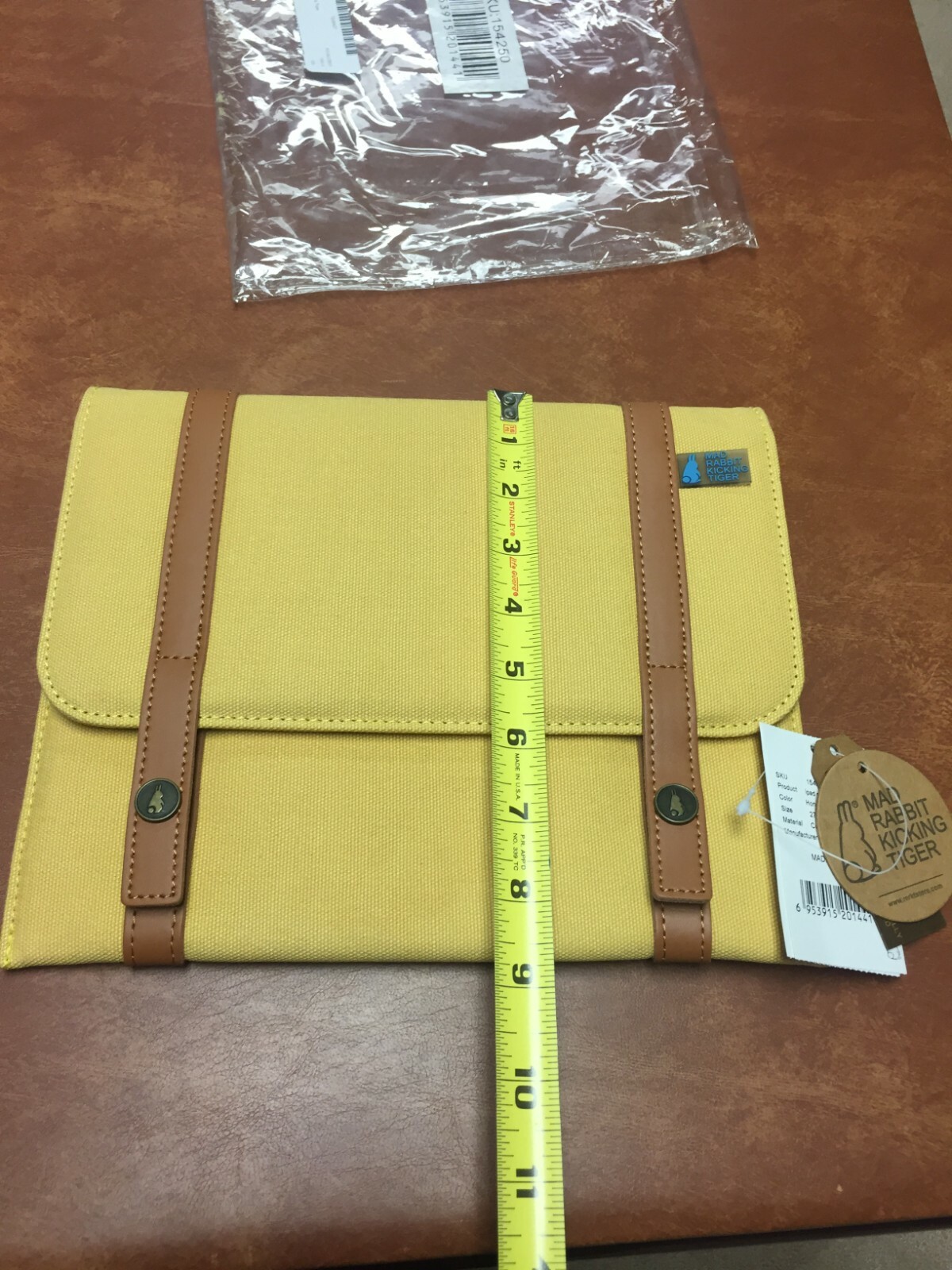 Mad Rabbit Kicking Tiger iPad sleeve Honey Mustard 27×21 cm New in Package