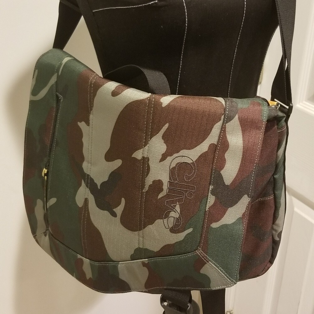 Clive Crossbody Camouflage Messenger Bag