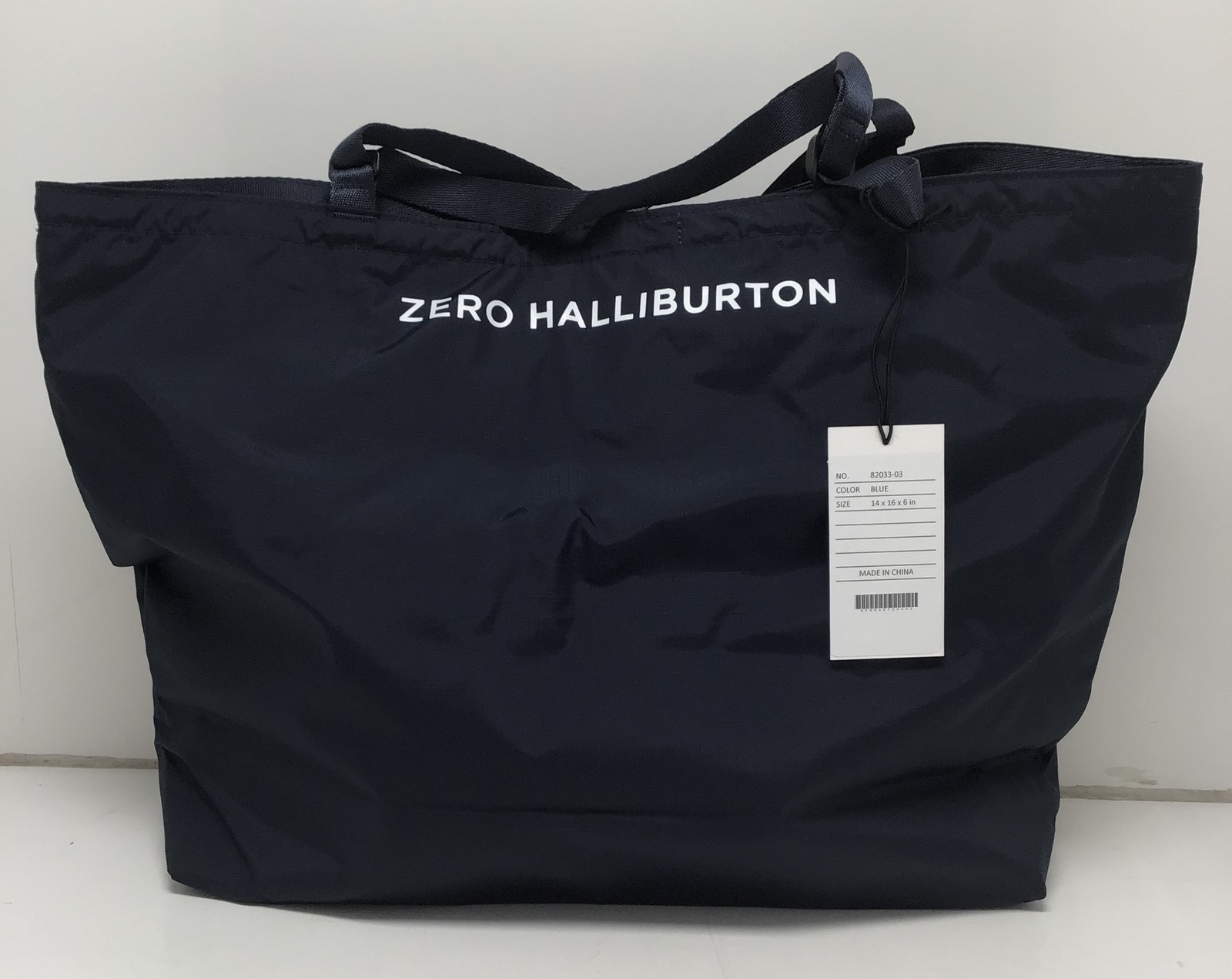 Zero Halliburton Laundry Tote Blue 82033-03 Size 14 x 16 x 6 in.