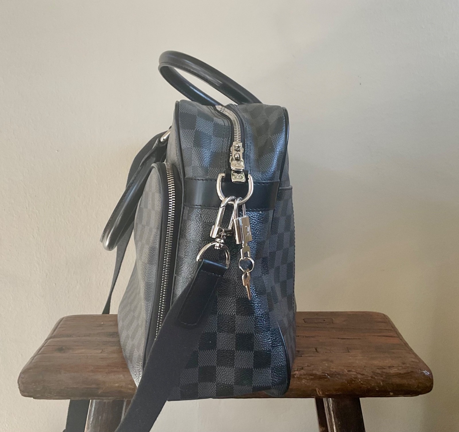 Louis Vuitton Ikar Business Bag ~ Damier Graphite LV Briefcase Black PVC Leather