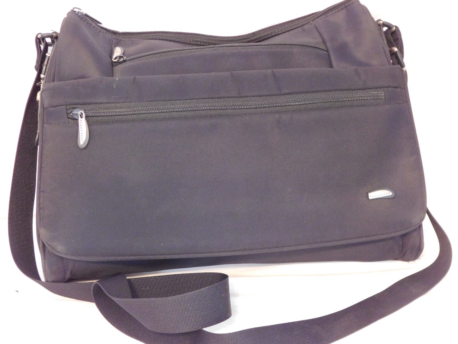Travelone Travel Easier Microfiber zip top bag 14″ x 3″x 10.75″ Numerious Pocket