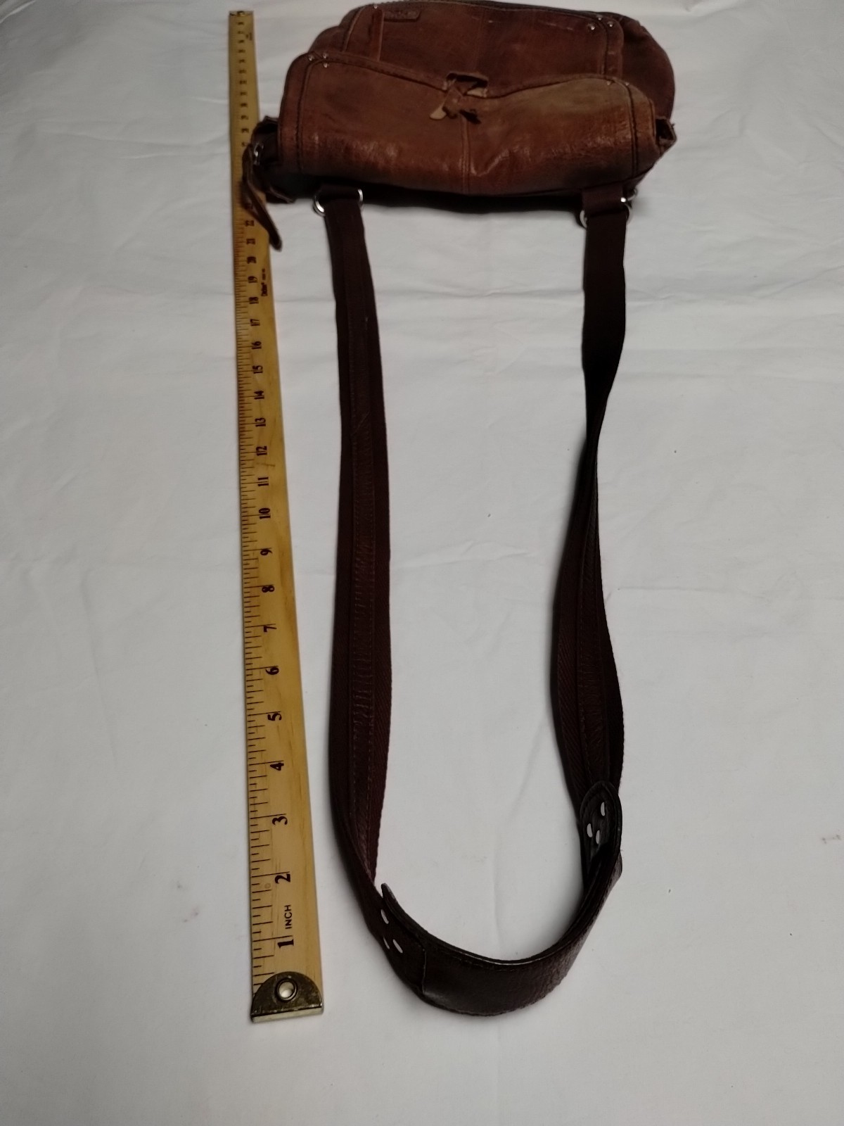 The Sak Handbag Medium Size Brown Leather w/ Shoulder Strap Versatile Carrying