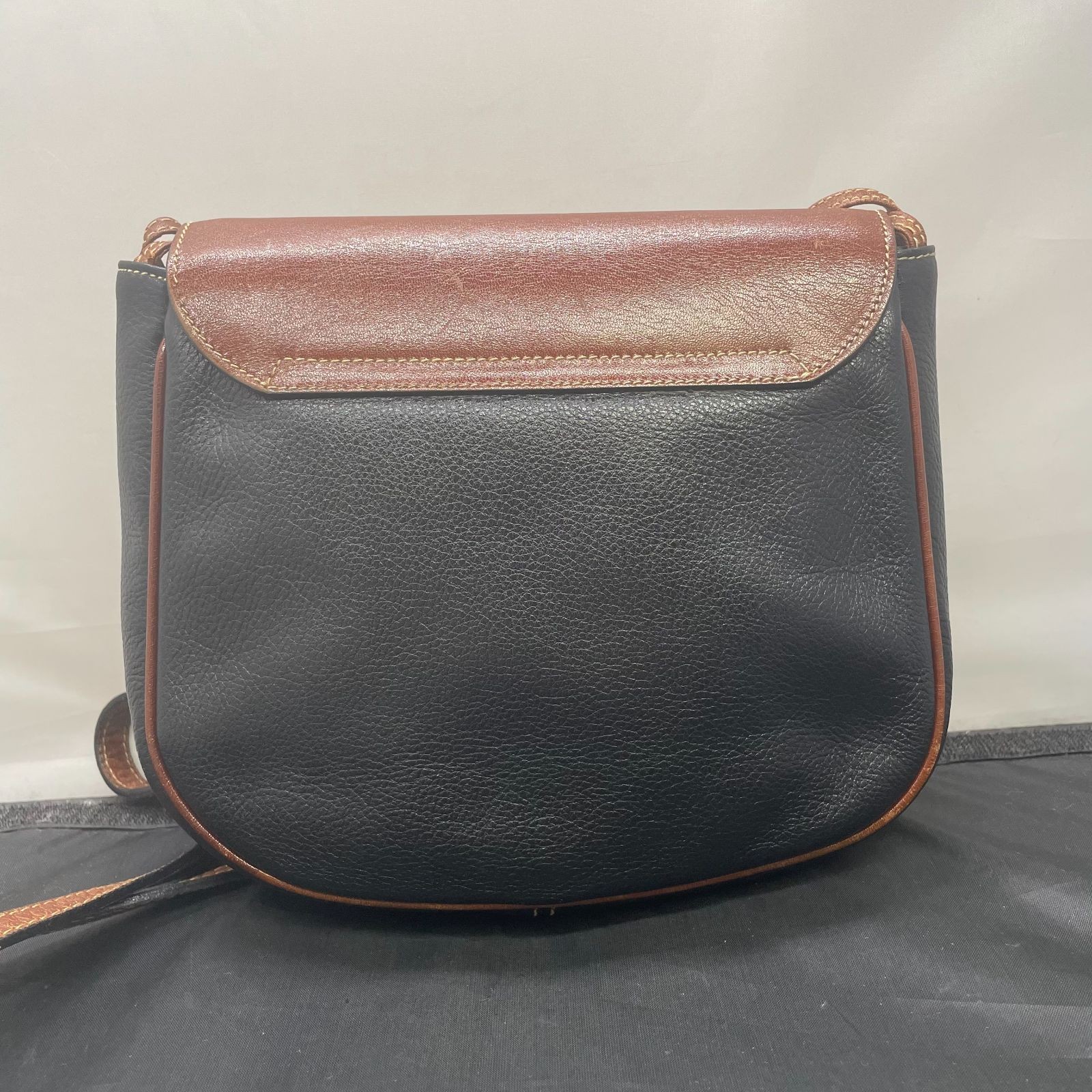 Authentic Bally Shoulder Bag 20x19cm Leather Used with Wear