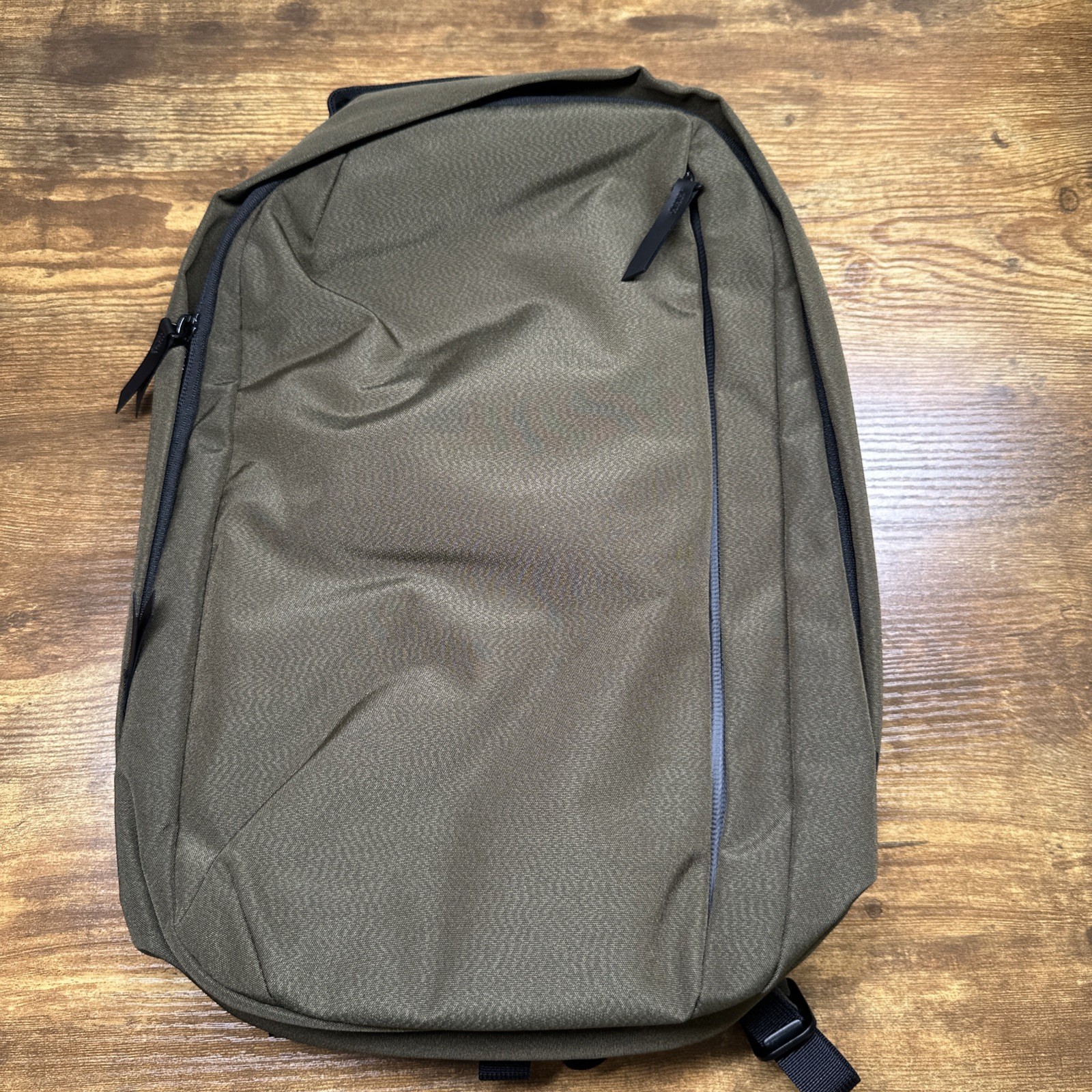 NWOT Alpaka Metro Laptop Bag Backpack Green | Axogrid 210D 12L