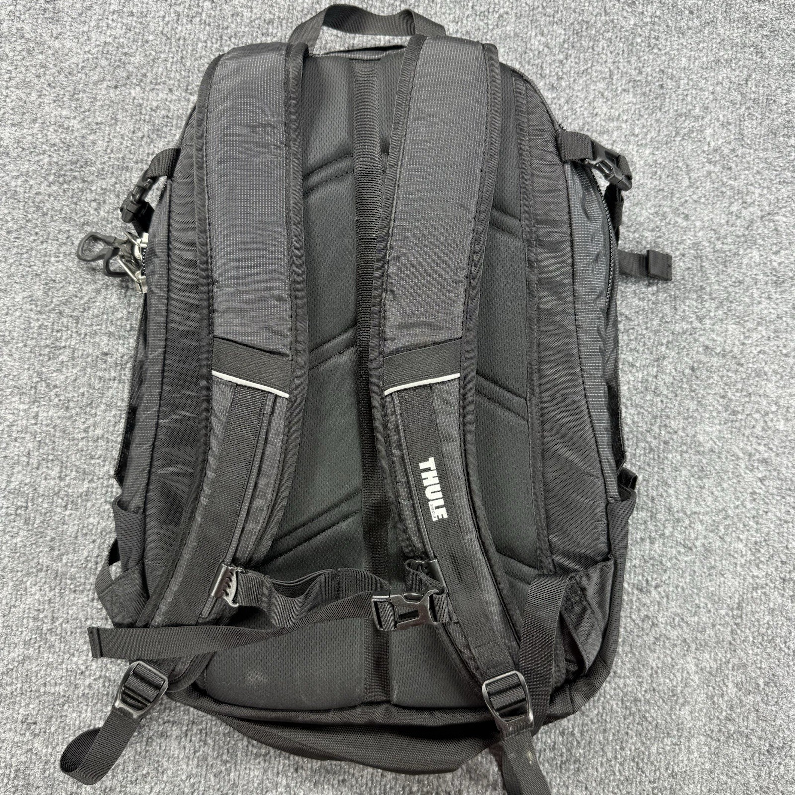 Thule Sweden Triumph 2 Backpack Veraction Logo Black Excellent Shape