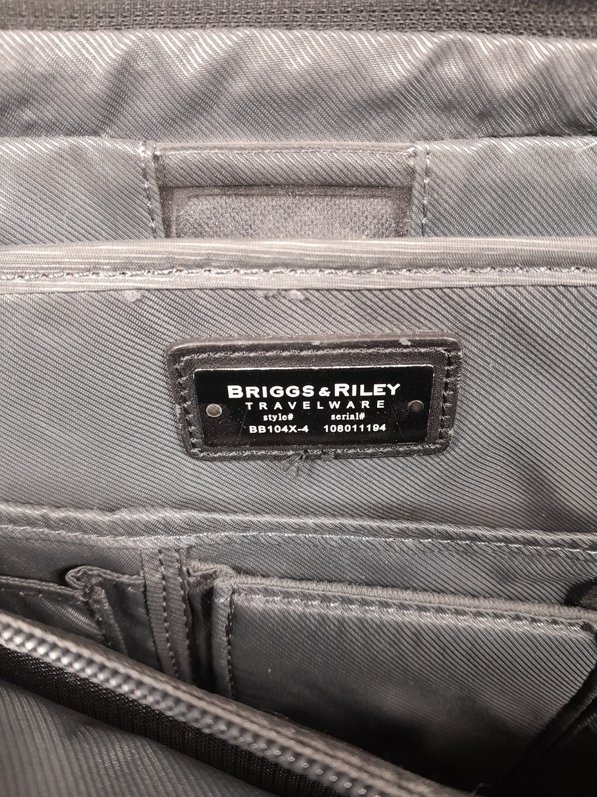 Briggs & Riley Travelware Expandable 17″x 13″ Cabin Laptop Bag Black BB104X-4