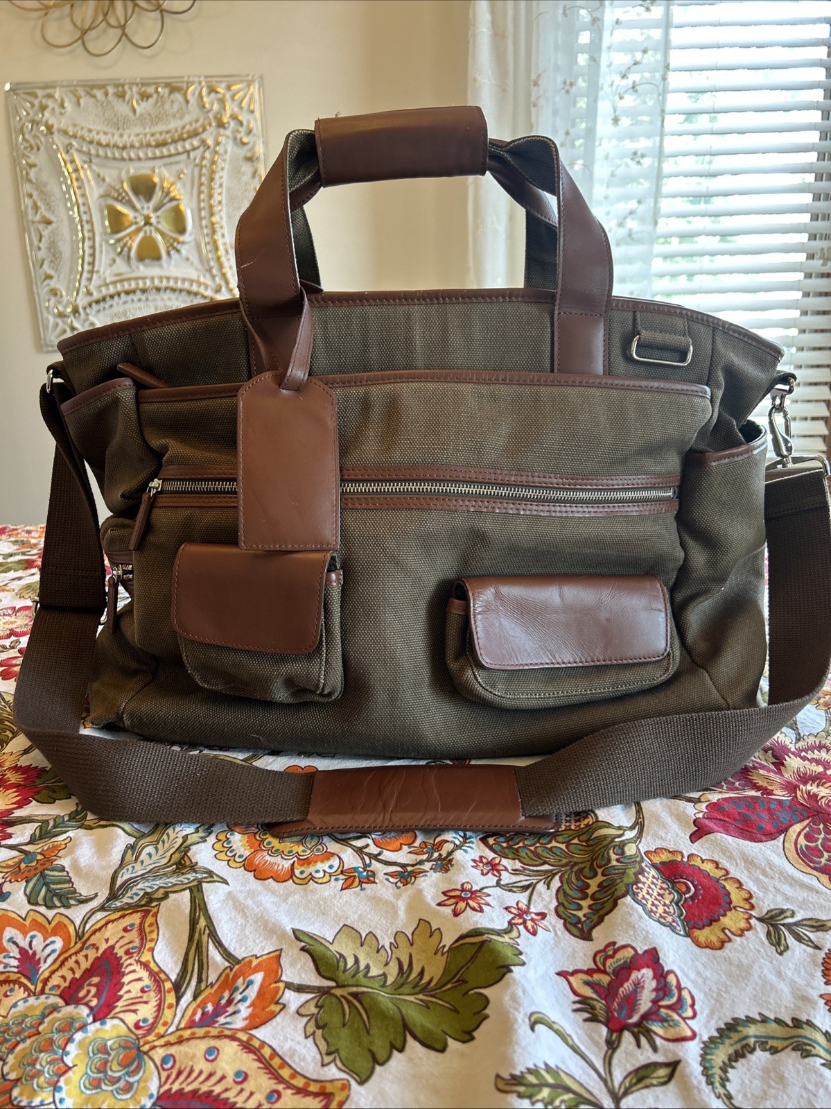 Levenger Olive Canvas/Brown Leather Messenger Bag Vtg 17″x 8″x 14″ w/Strap