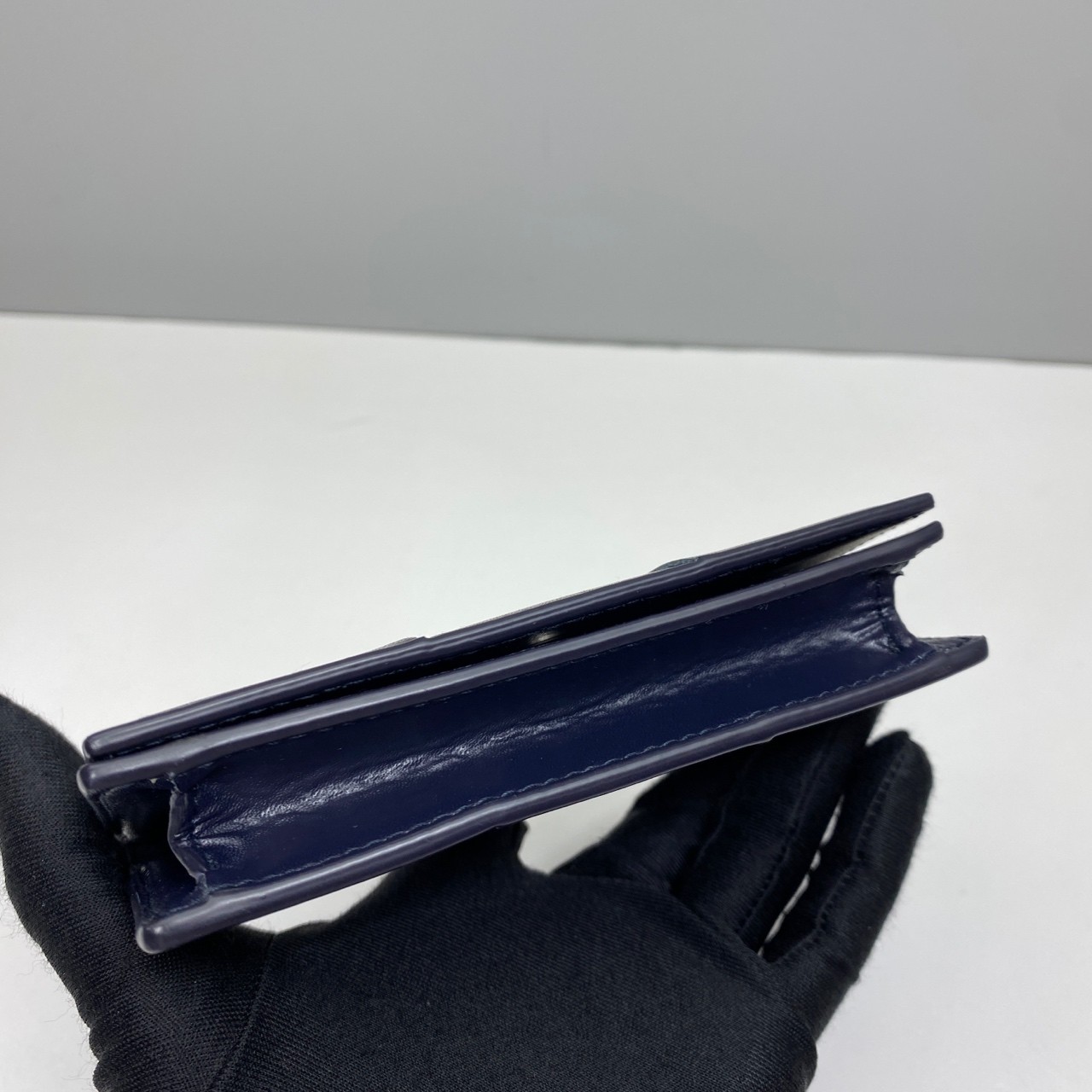 Bottega Veneta Pre-Owned Authentic CASSETTE Card Holder Blue Leather 7.5x12x2cm