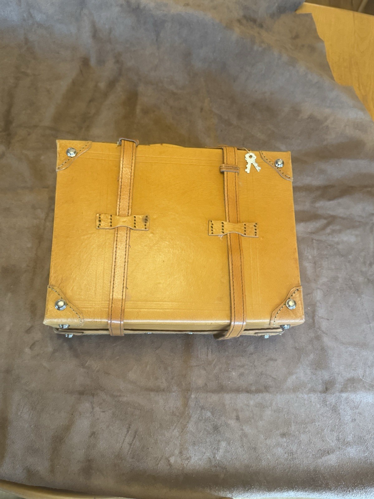 American Crew 15” Leather Bound Men’s Luggage Shaving Case