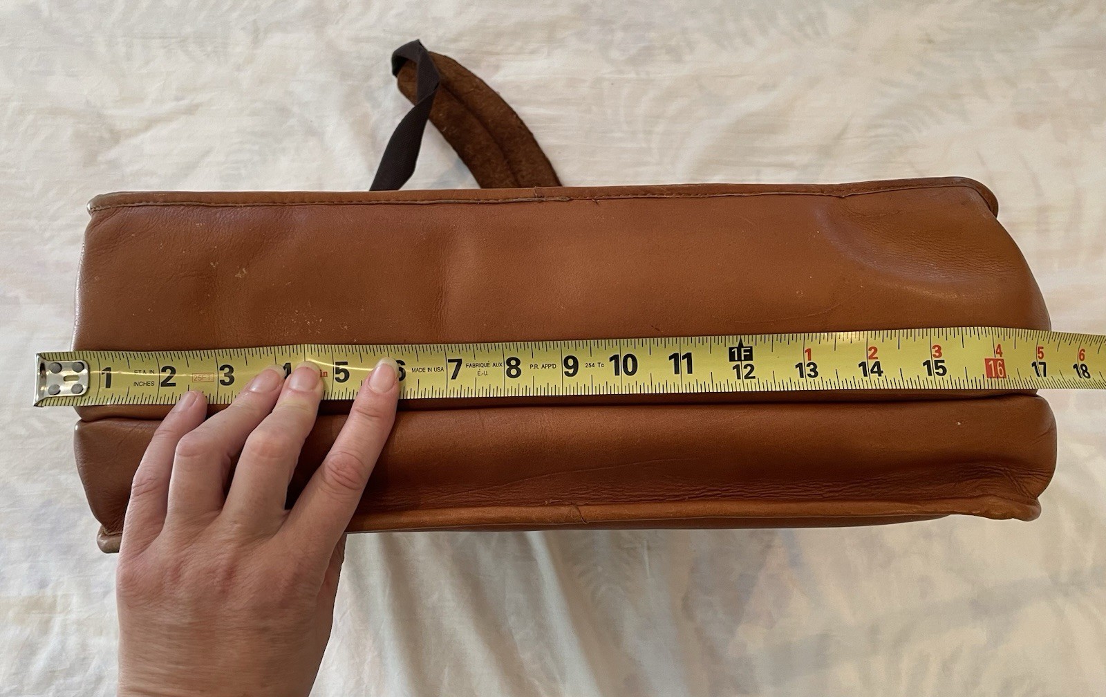 Claire Chase Distressed Tan Leather Laptop Briefcase Shoulder Bag Carry On Large
