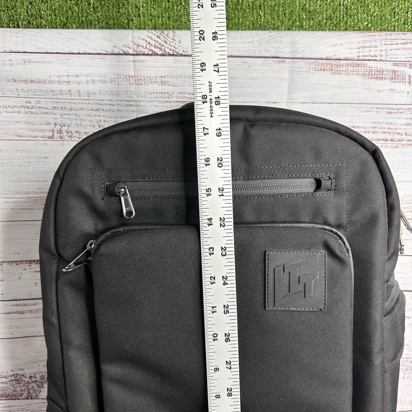 Linus Tech Tips LTT Backpack 35L – Original Zippers