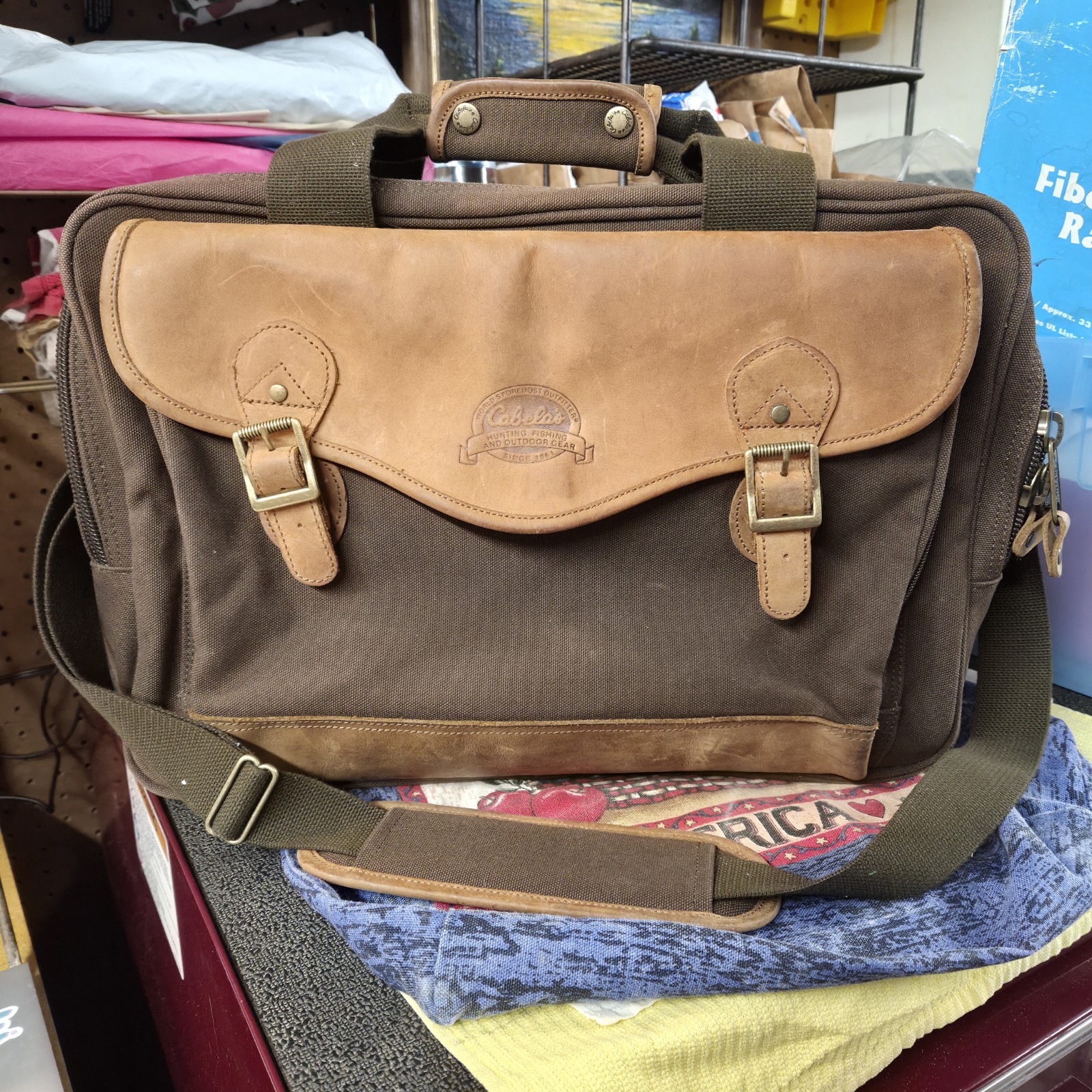 Cabela’s Brown Canvas & Leather Fishing Hunting Camping Large Travel Luggage Bag
