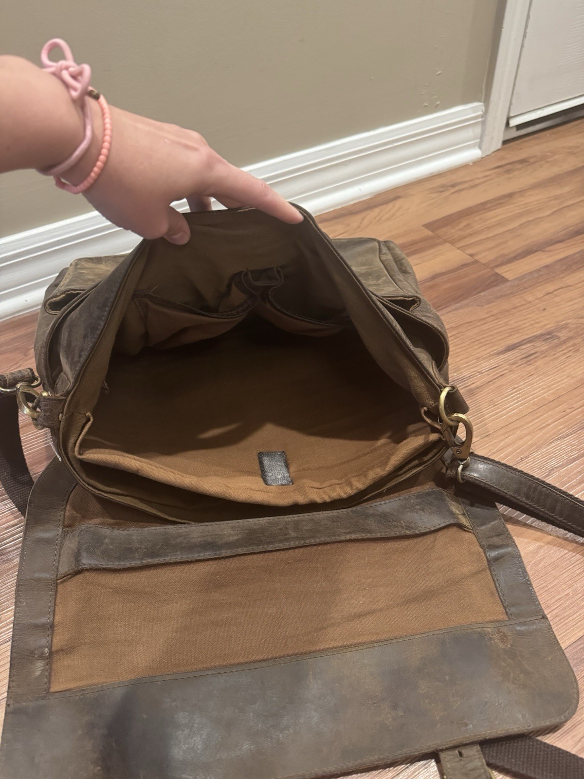 KomalC Brown Men’s Messenger Bag Zip/Buckle Closure Shoulder Strap Inner Pockets