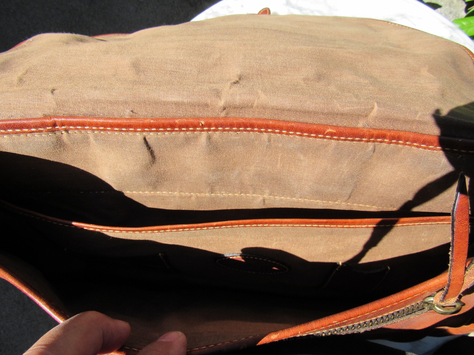 FINE VINTAGE EDDIE BAUER THICK LEATHER BRIEFCASE MESSENGER BAG SATCHEL USA MADE