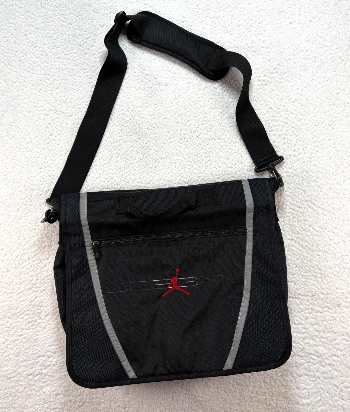 Y2K Nike Jordan 23 Nylon Messenger Bag Black Red Shoulder Strap 275197-010