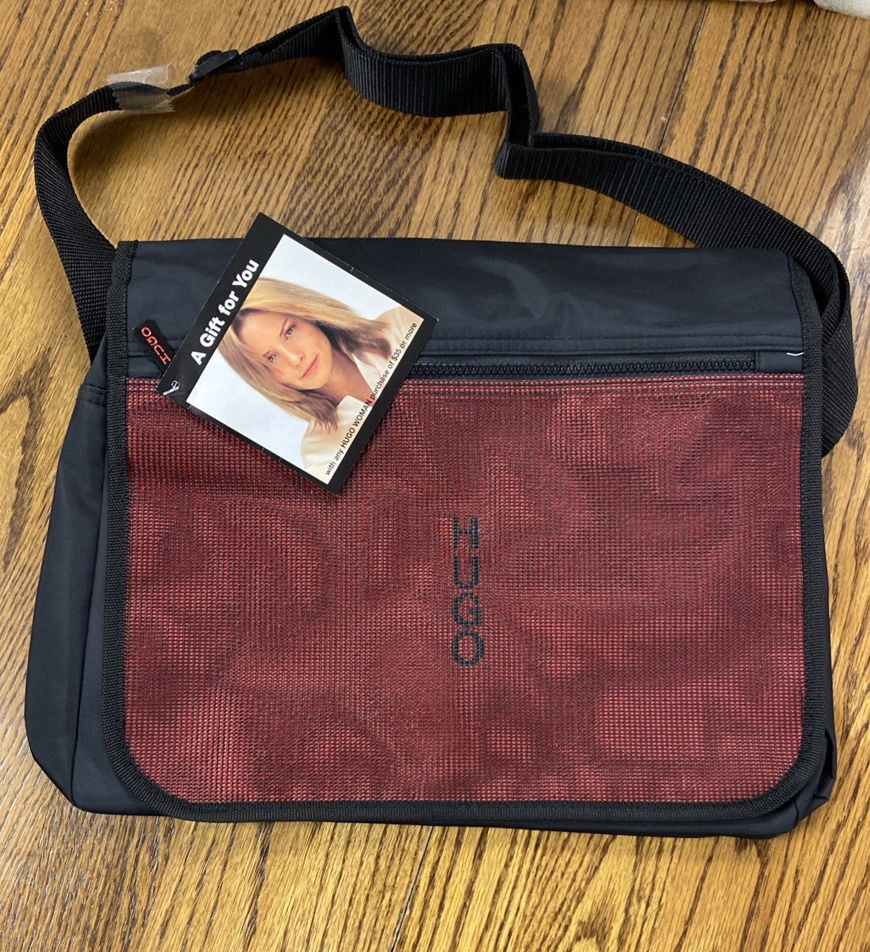 Large Designer HUGO BOSS Men’s Messenger Shoukder Bag Black / Red NWOT