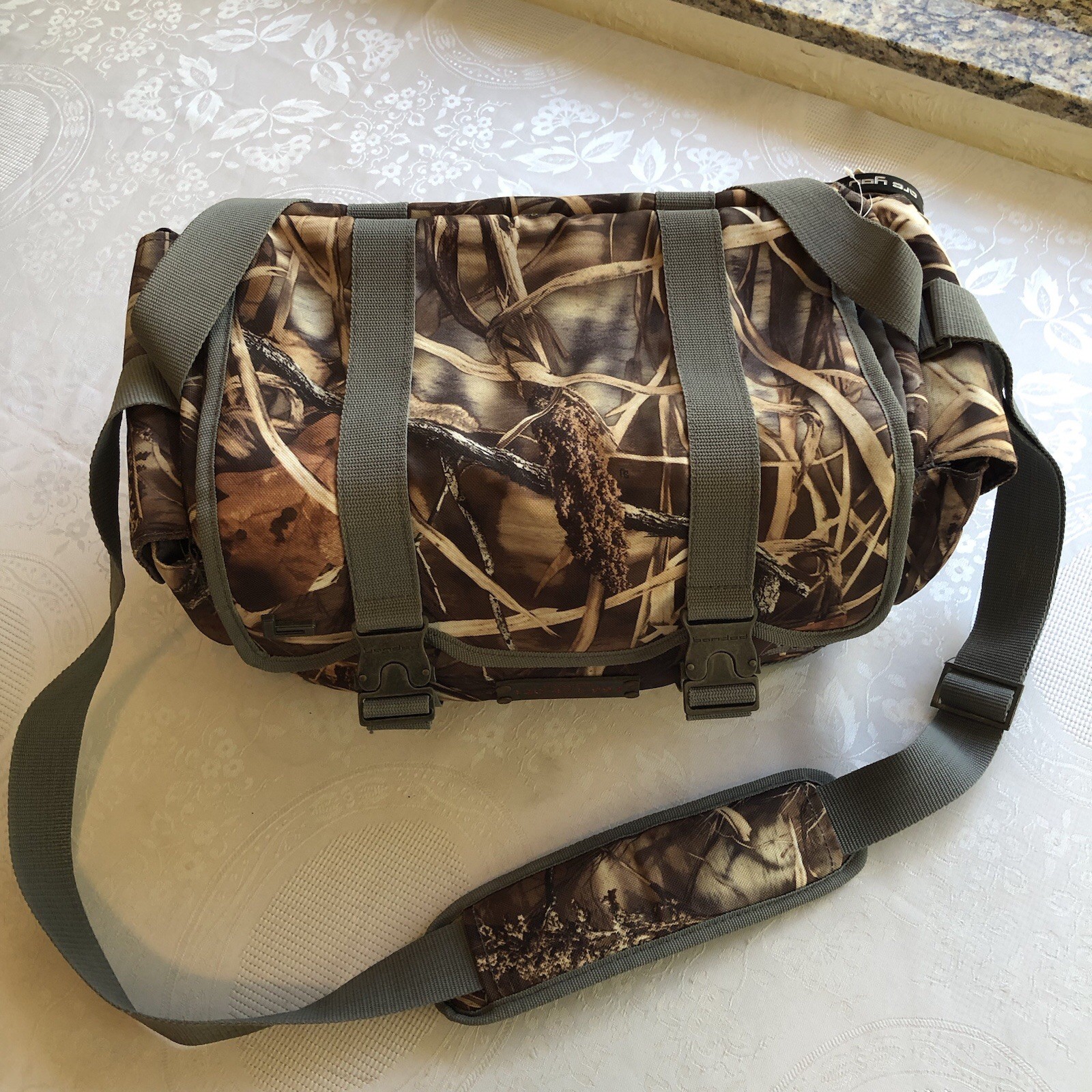 Banded Hammer Floating Blind Olive Green/Tan Camo Duffle Bag Straps NWT Hunting