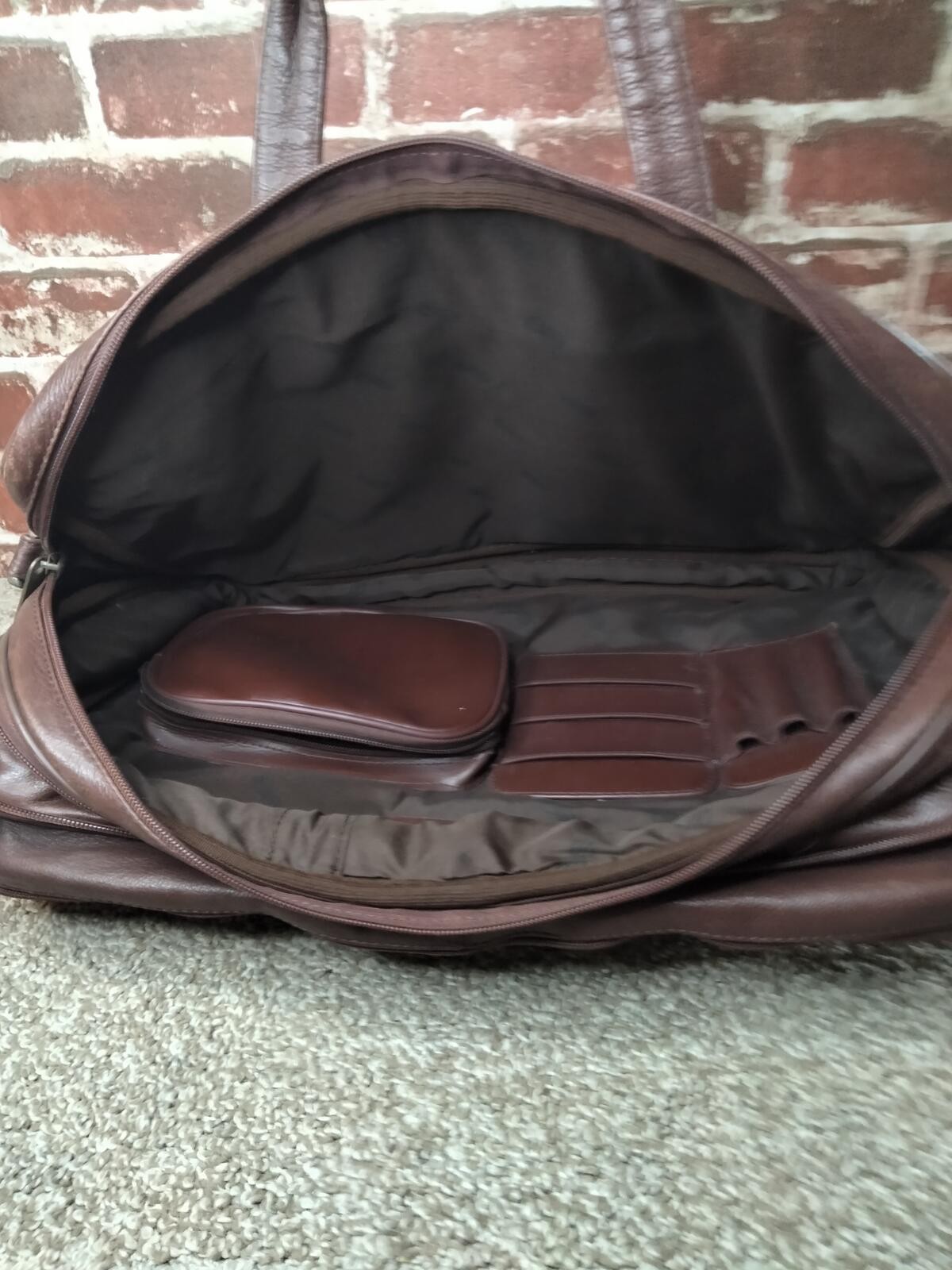 Bill Blass Executive Dark Brown Leather Laptop Briefcase Messenger Bag