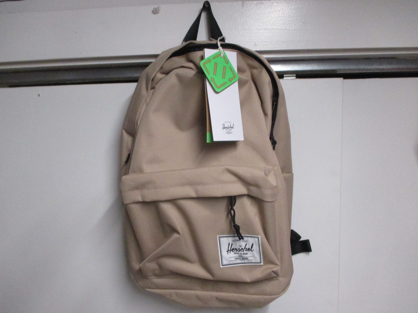 HERSCHEL FULL SIZE BACKPACK (17L 12W X6 DEEP) NWT BEIGE MULTI-POCKET