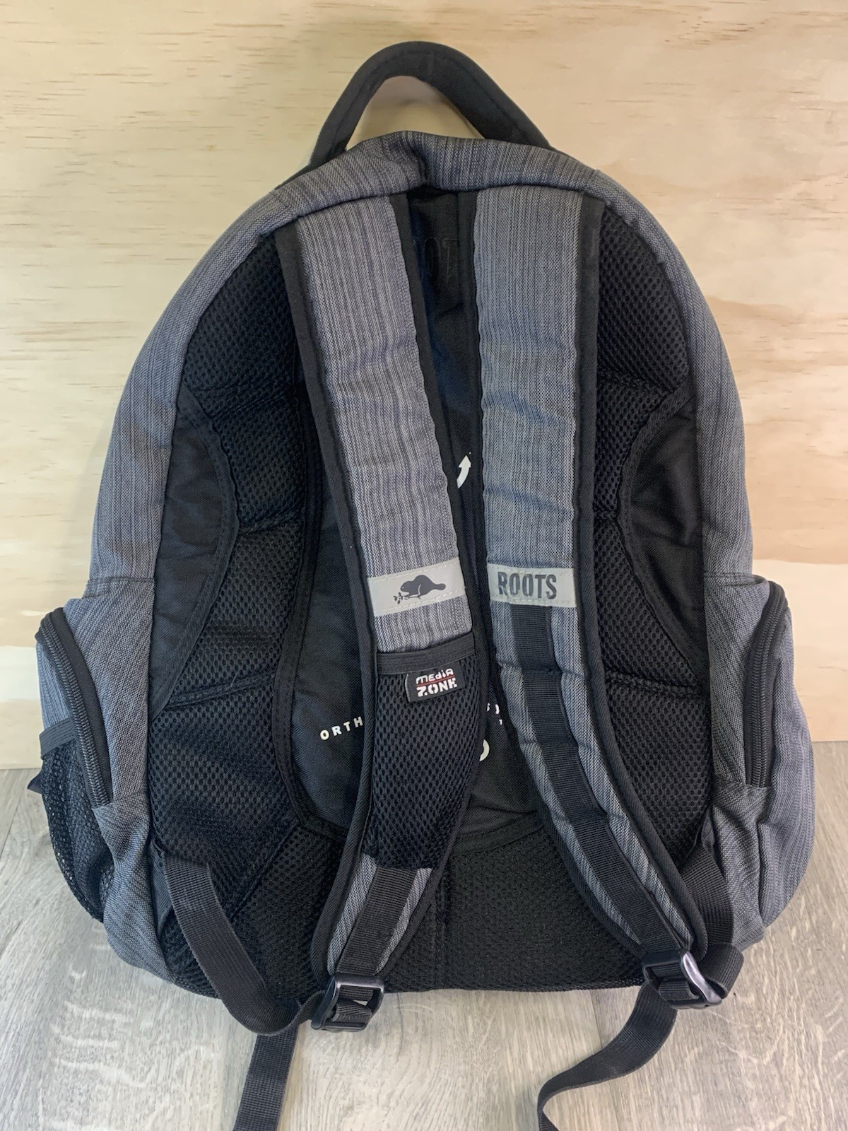 ROOTS Canada Gray/Black backpack, multi exterior zippered Pockets