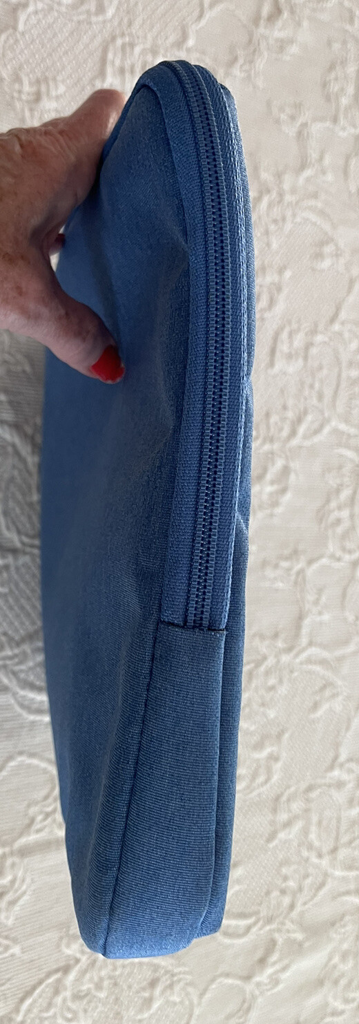 Newhey Tech Computer Laptop Bag Zip Close Front Zip Pocket Blue 16” Multiuse