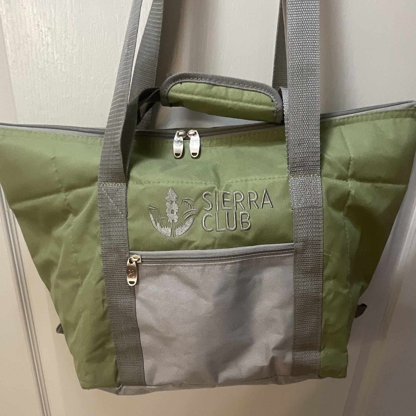 Sierra Club Insulated Cooler Tote Bag Green/Gray Zip Top, Outer Pockets