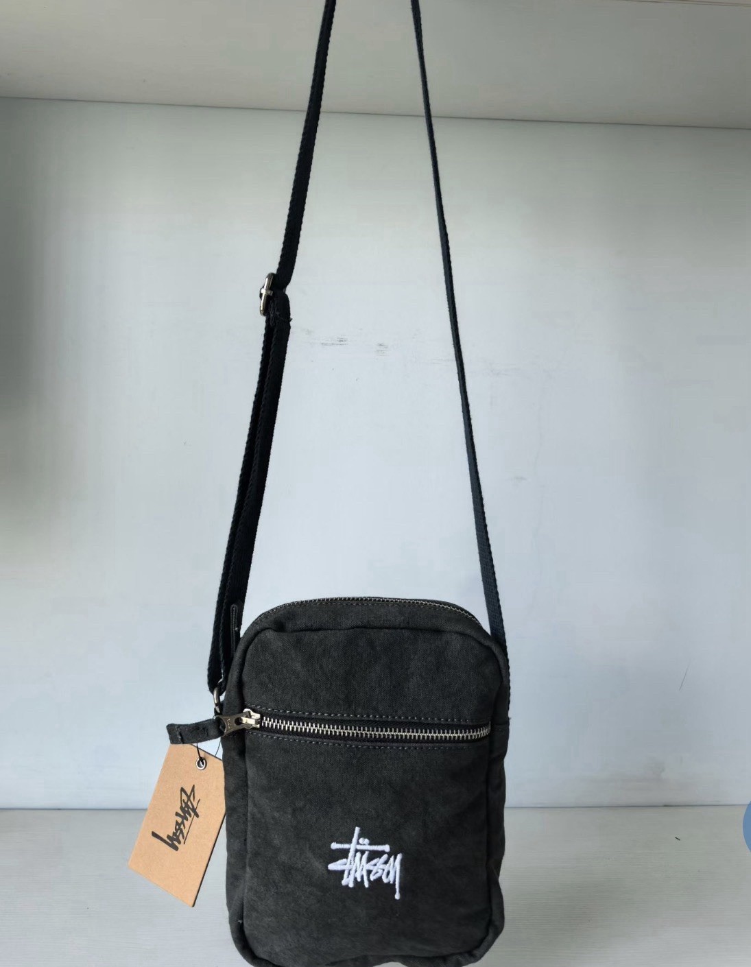 stussy black shoulder bag