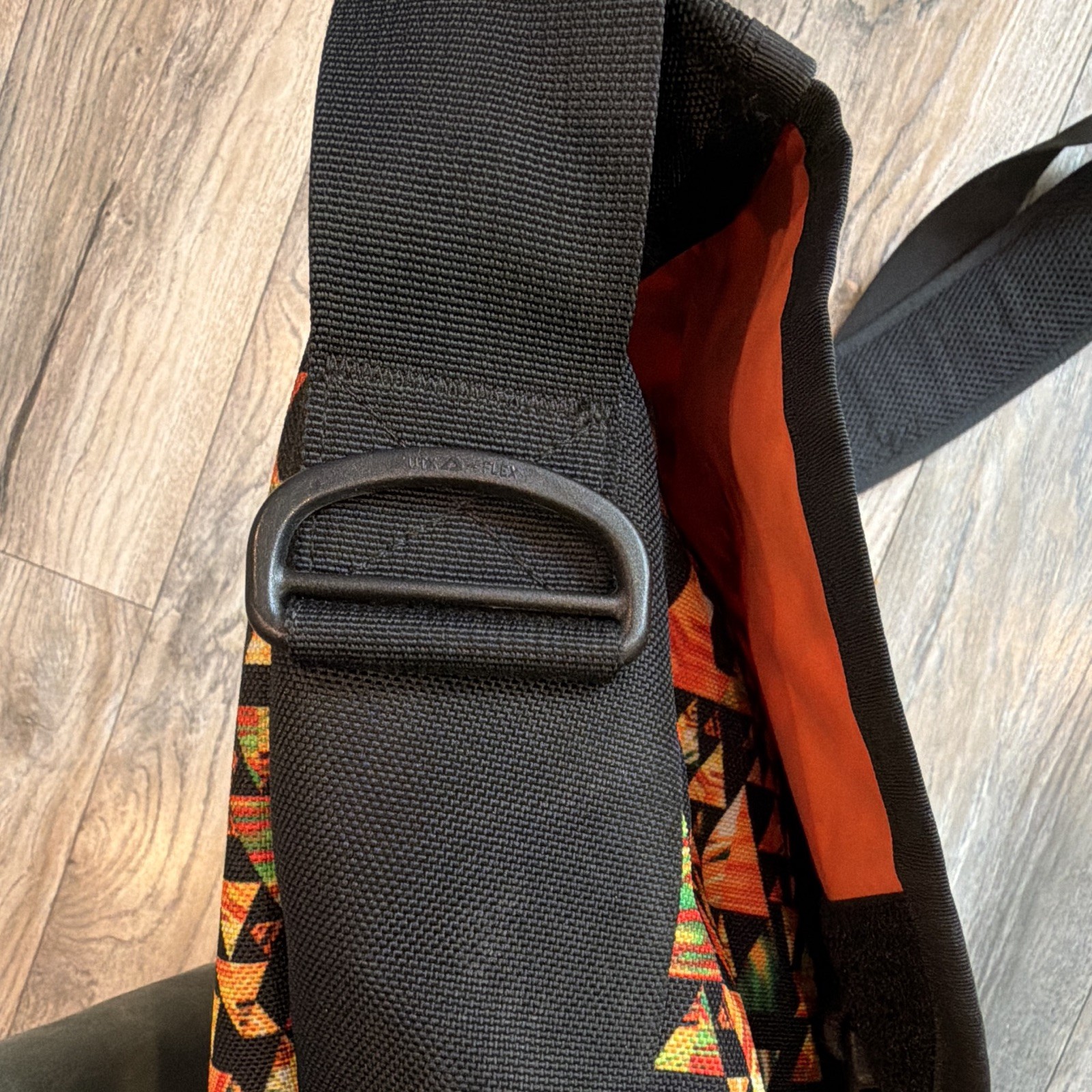Timbuk2 Geometric Messenger Bag Multi M Size Work School Carry On Strap Cool
