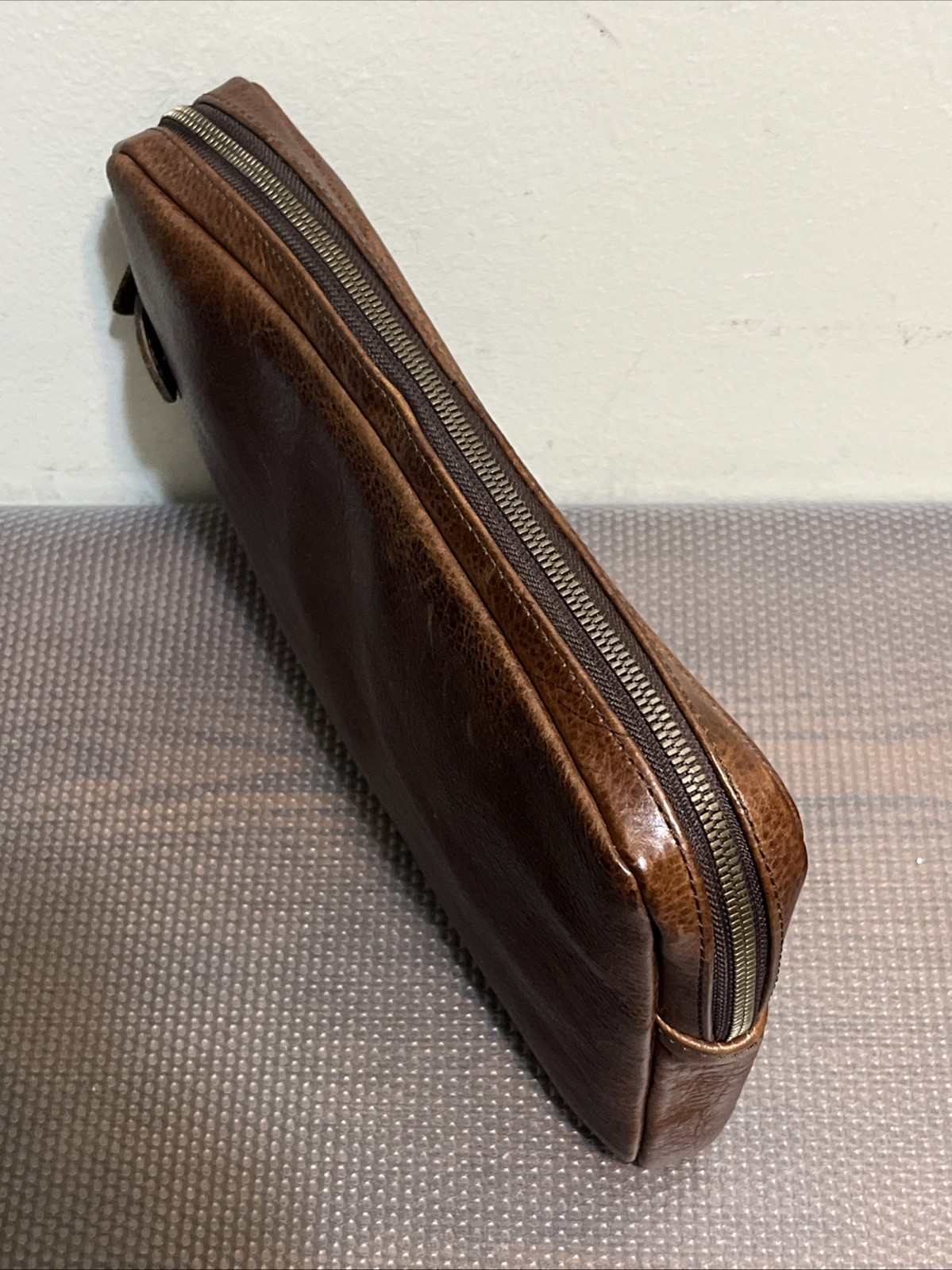 Moore & Giles Leather Tech Pocket Titan Milled Brown With Built In Powder Bank