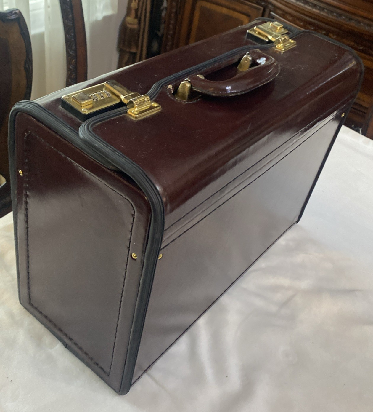 Vintage Business Class Burgundy Hard Shell Attache Briefcase Combination Lock