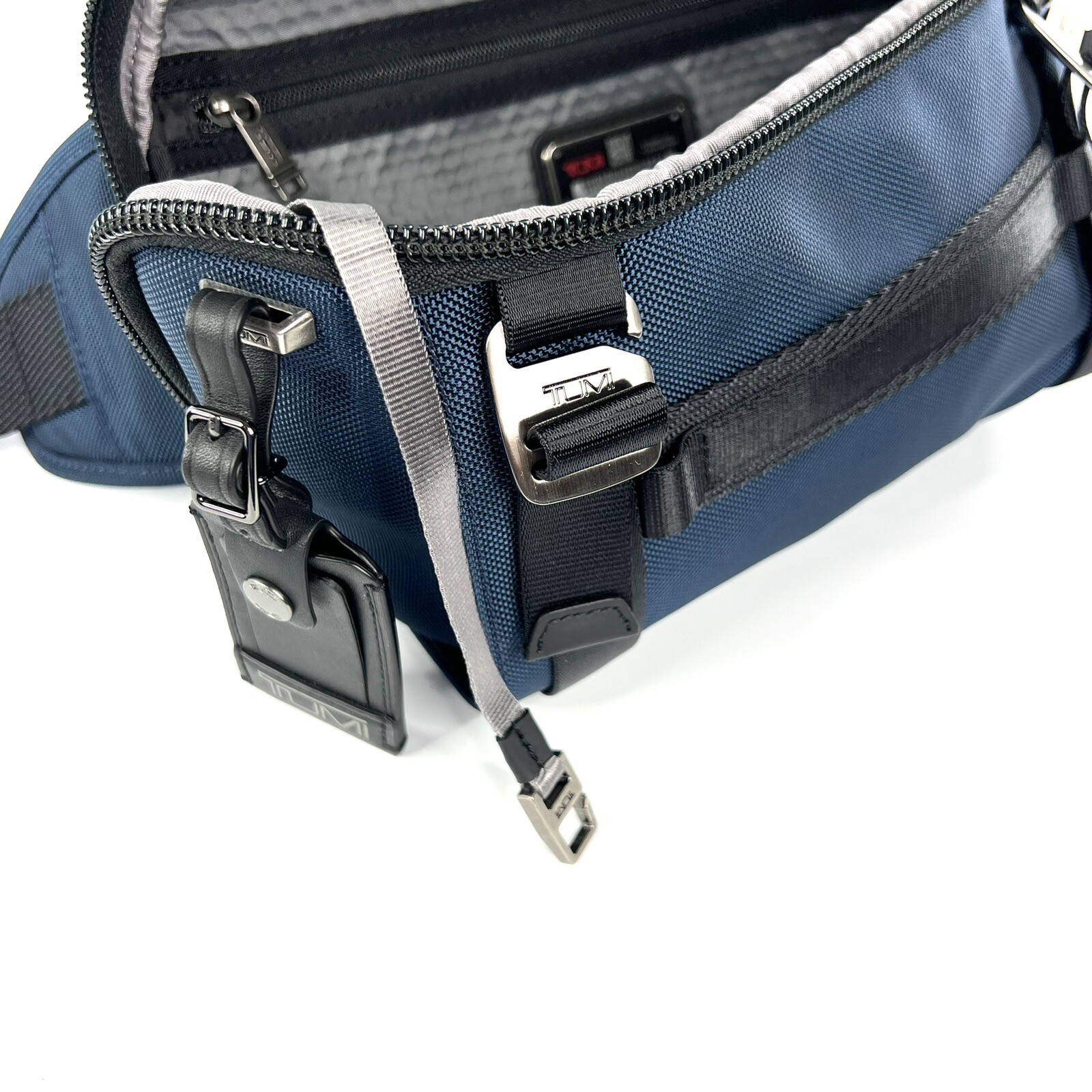 TUMI Alpha Bravo Platoon Sling Navy Blue and Black Shoulder Bag Crossbody