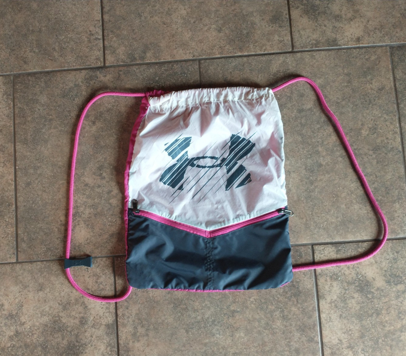 UNDER ARMOR Drawstring Cinch Backpack Bag 18″ x 12″ Hot Pink, Dark Gray, White