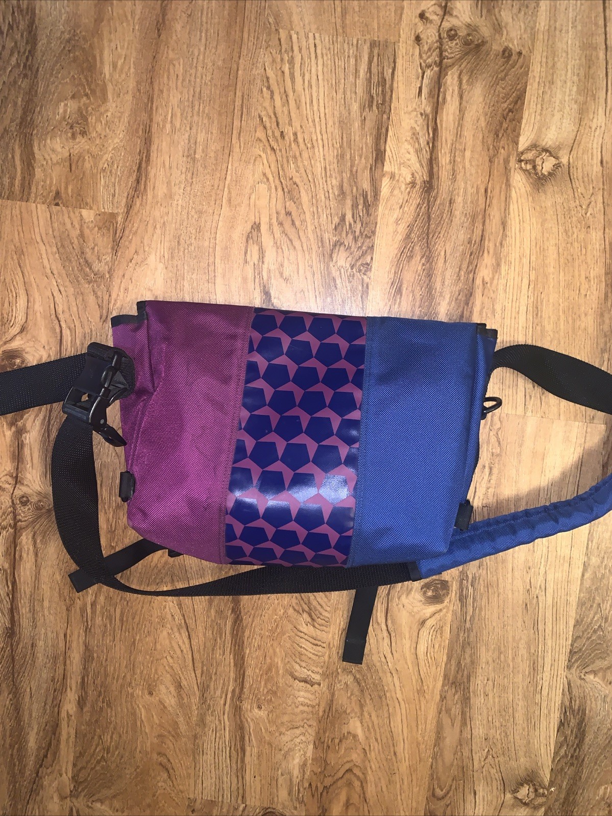 Timbuk2 Classic Messenger Bag Blue Purple Geometric Star Pattern Crossbody